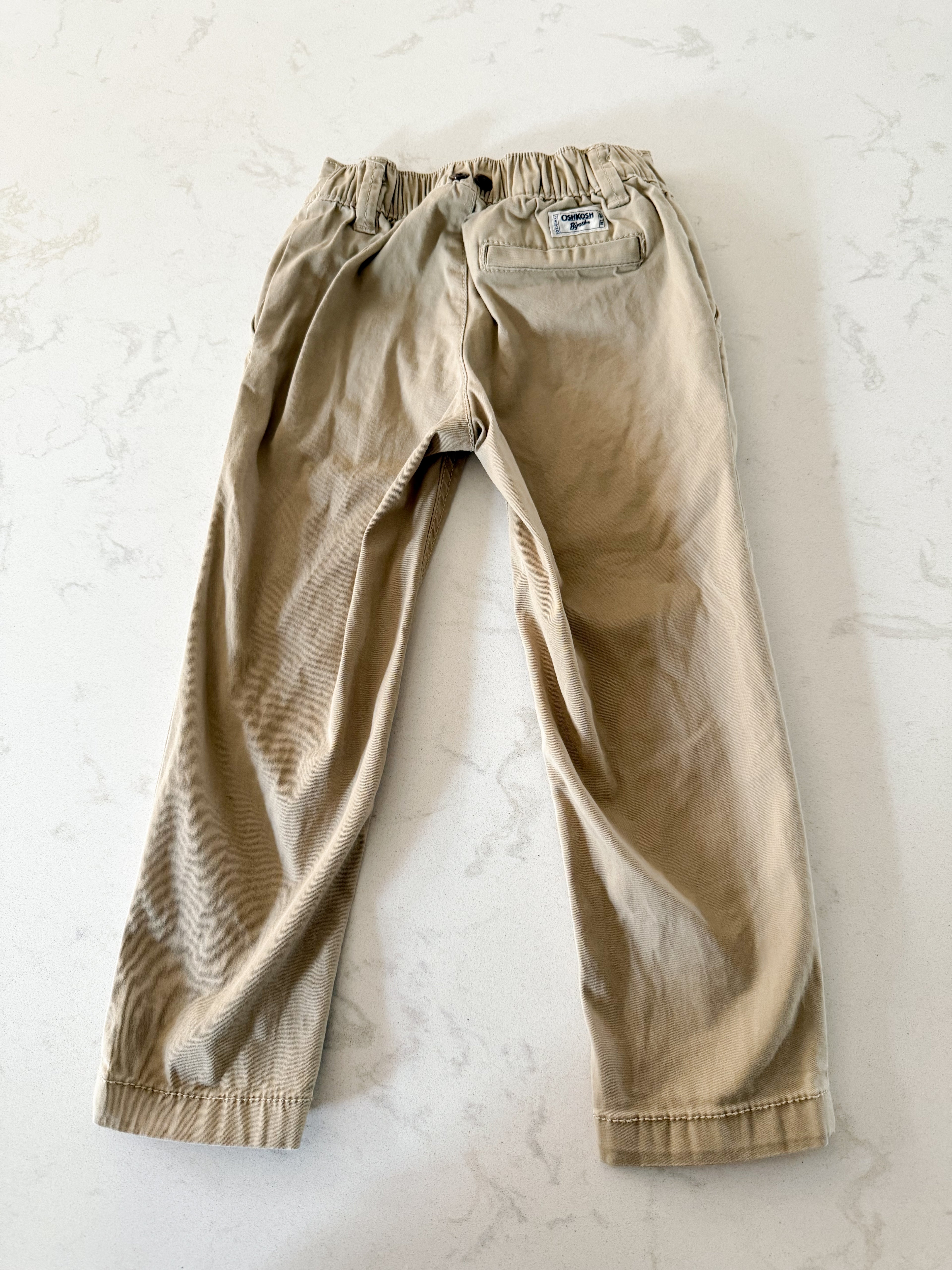 Oshkosh- 3T- VGUC- beige khaki pants