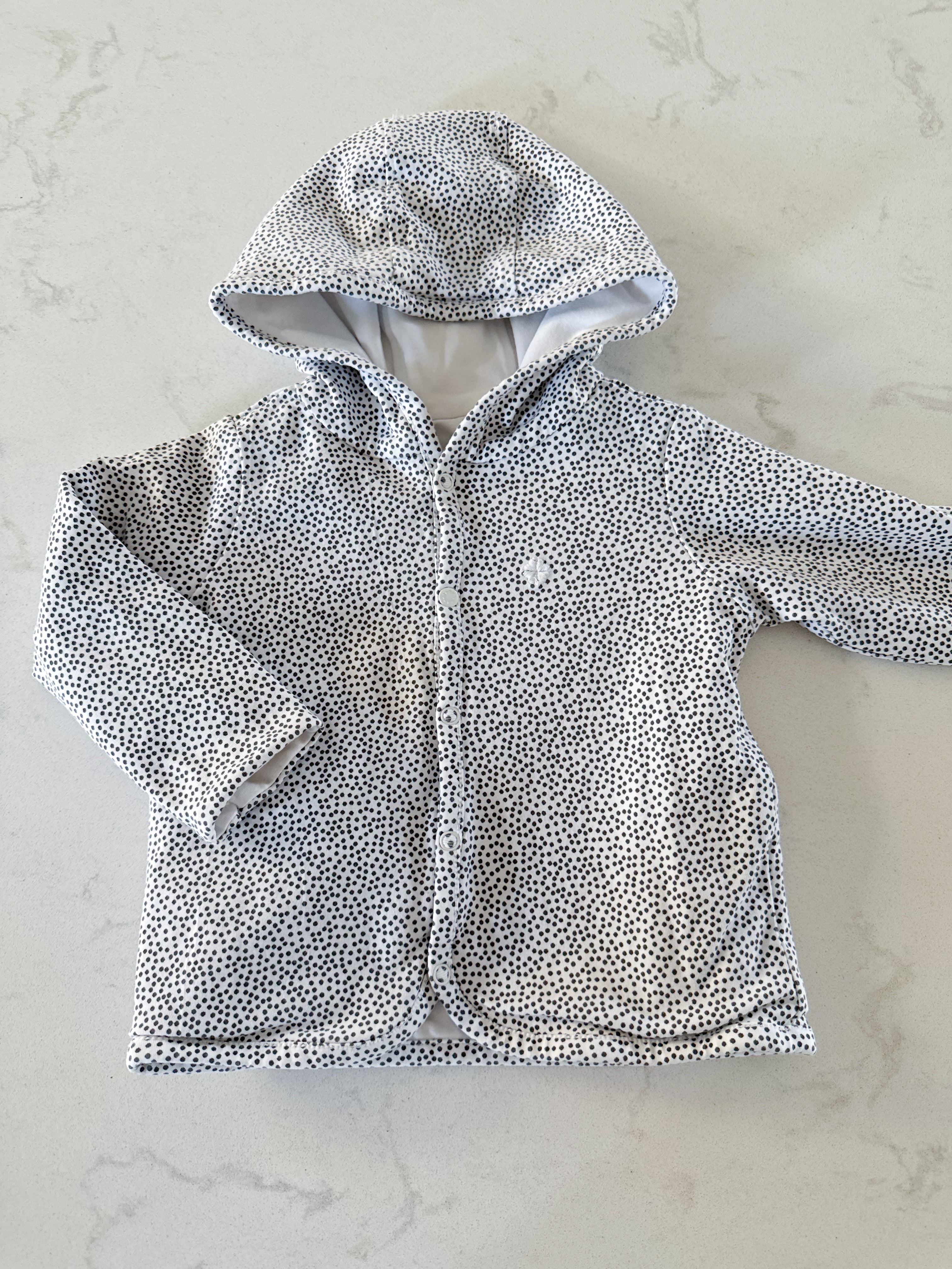 Noppies Baby- 4-6m- VGUC- white with polka dots (reversible to white)