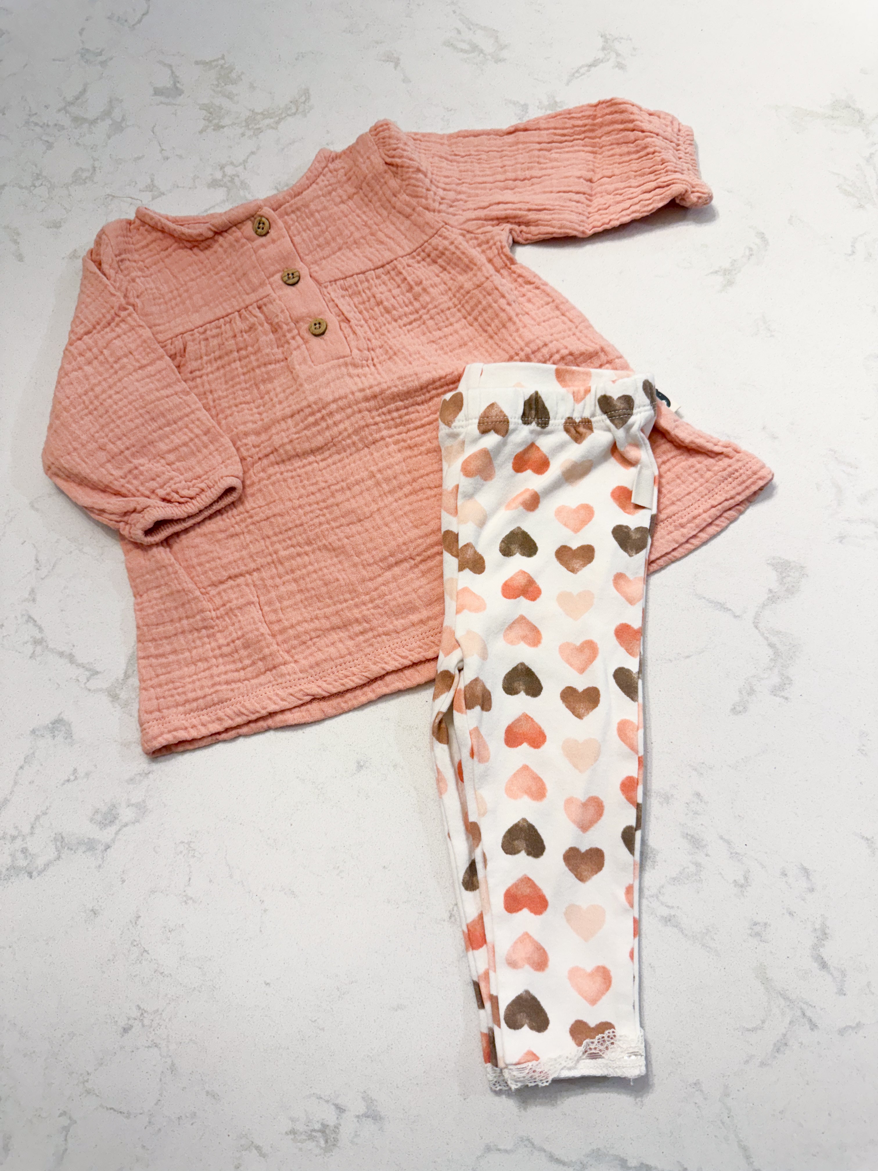 Rabbit and bear- 6-9m- VGUC- two piece pink valentines set