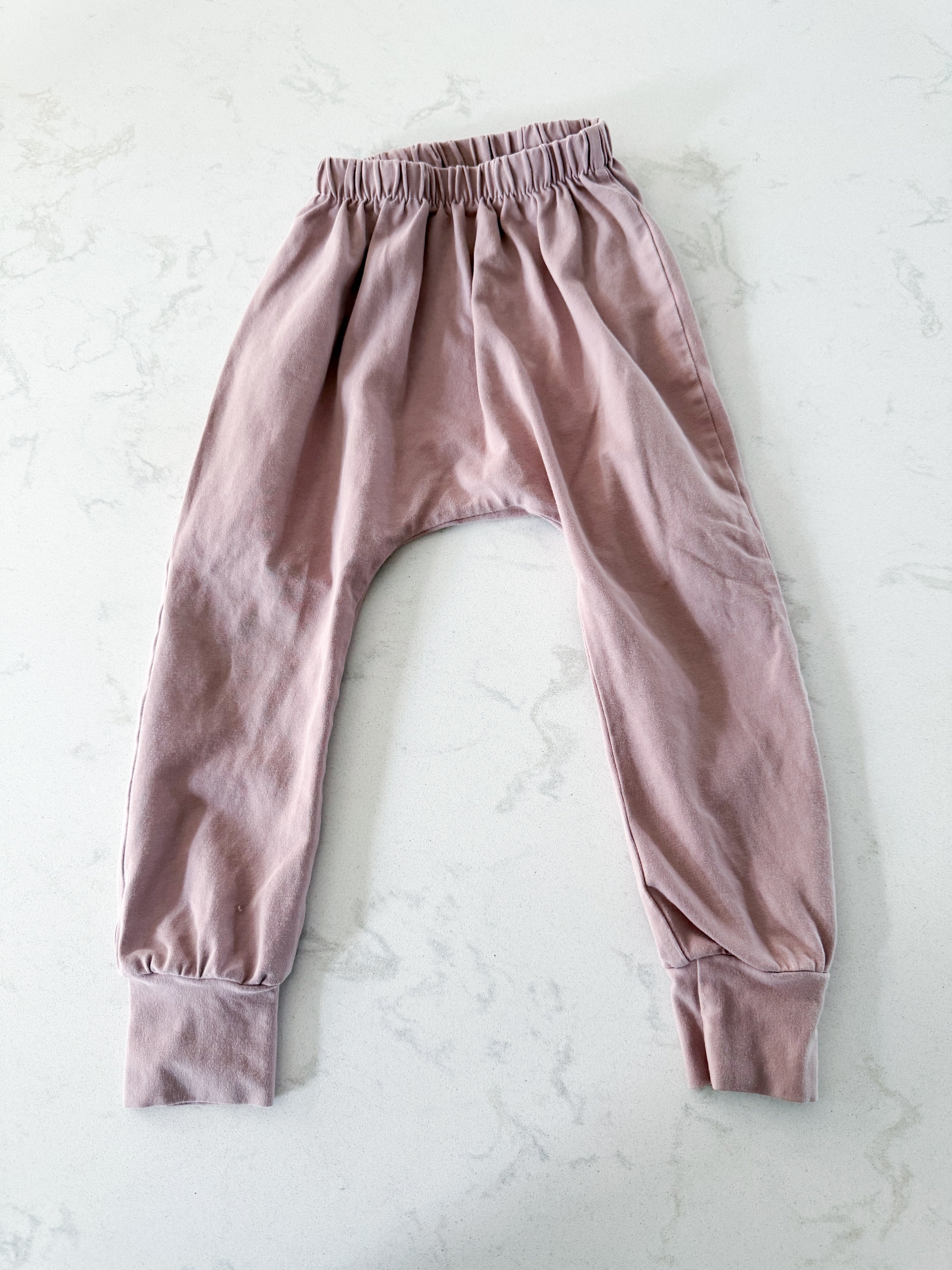Ohso Designs- 2T- VGUC- dusty light purple ish pink pants