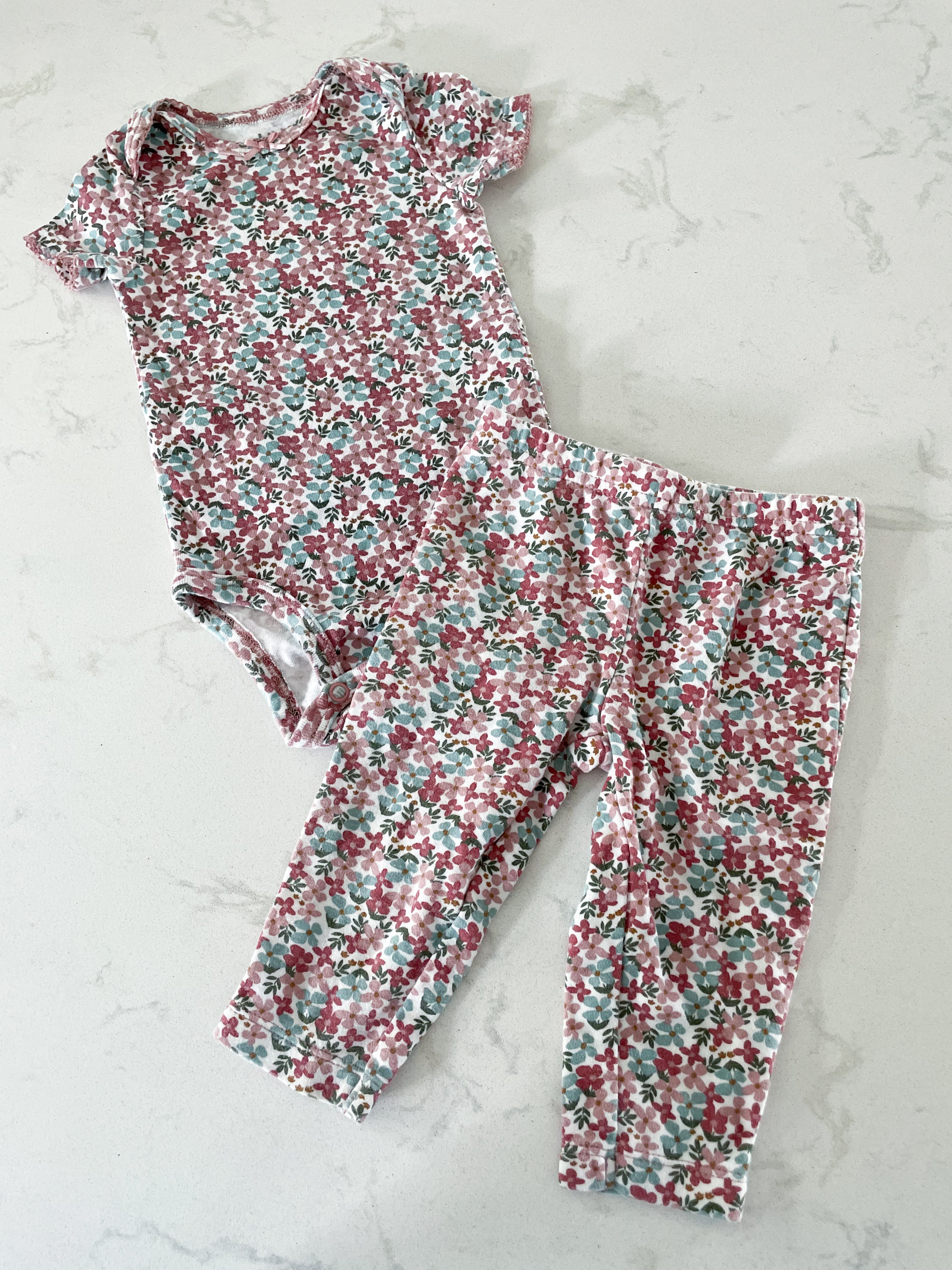 Carter’s- 3-6 months- floral matching set.