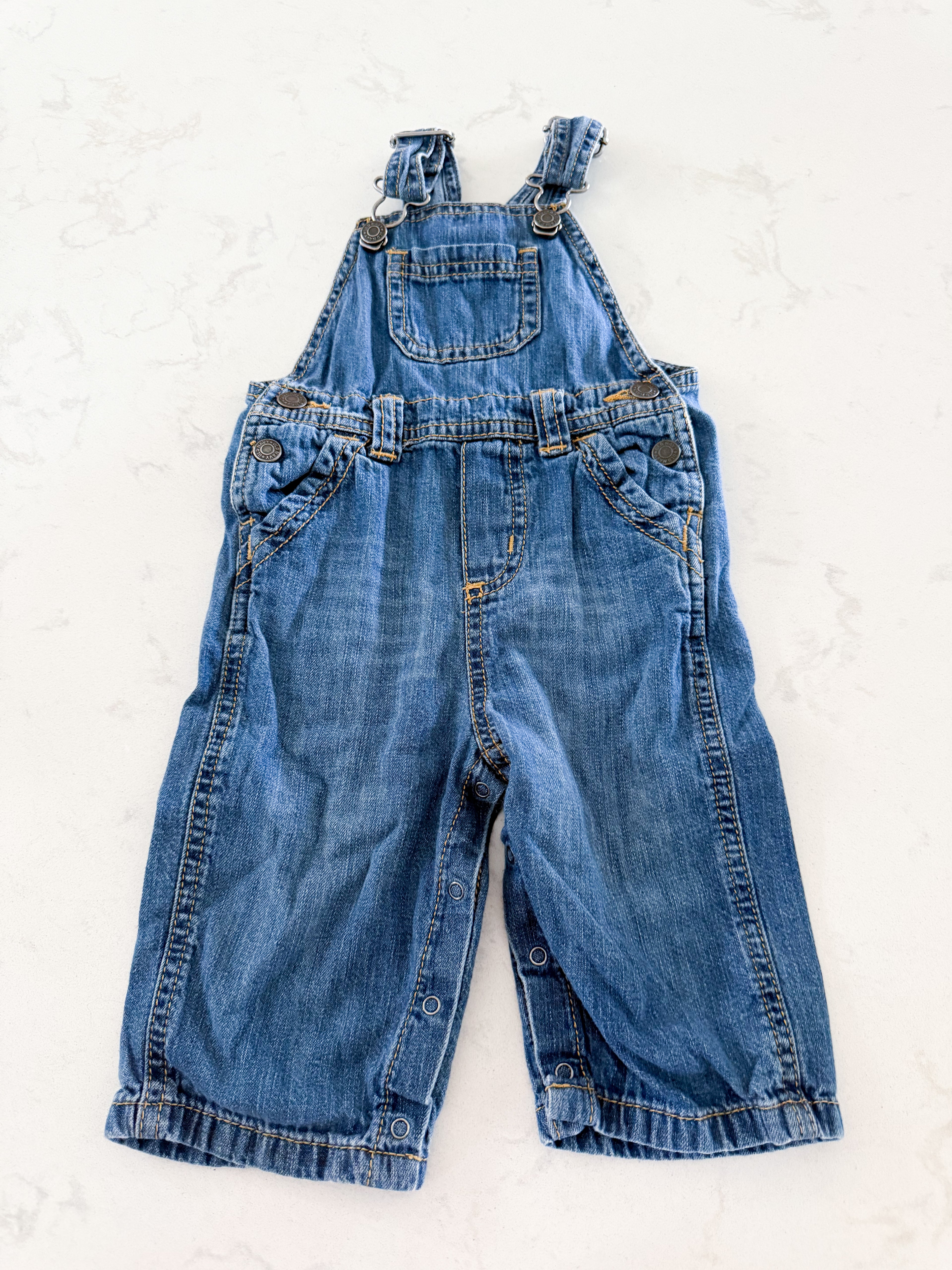 Old Navy- 6-12m- GUC- Jean overalls