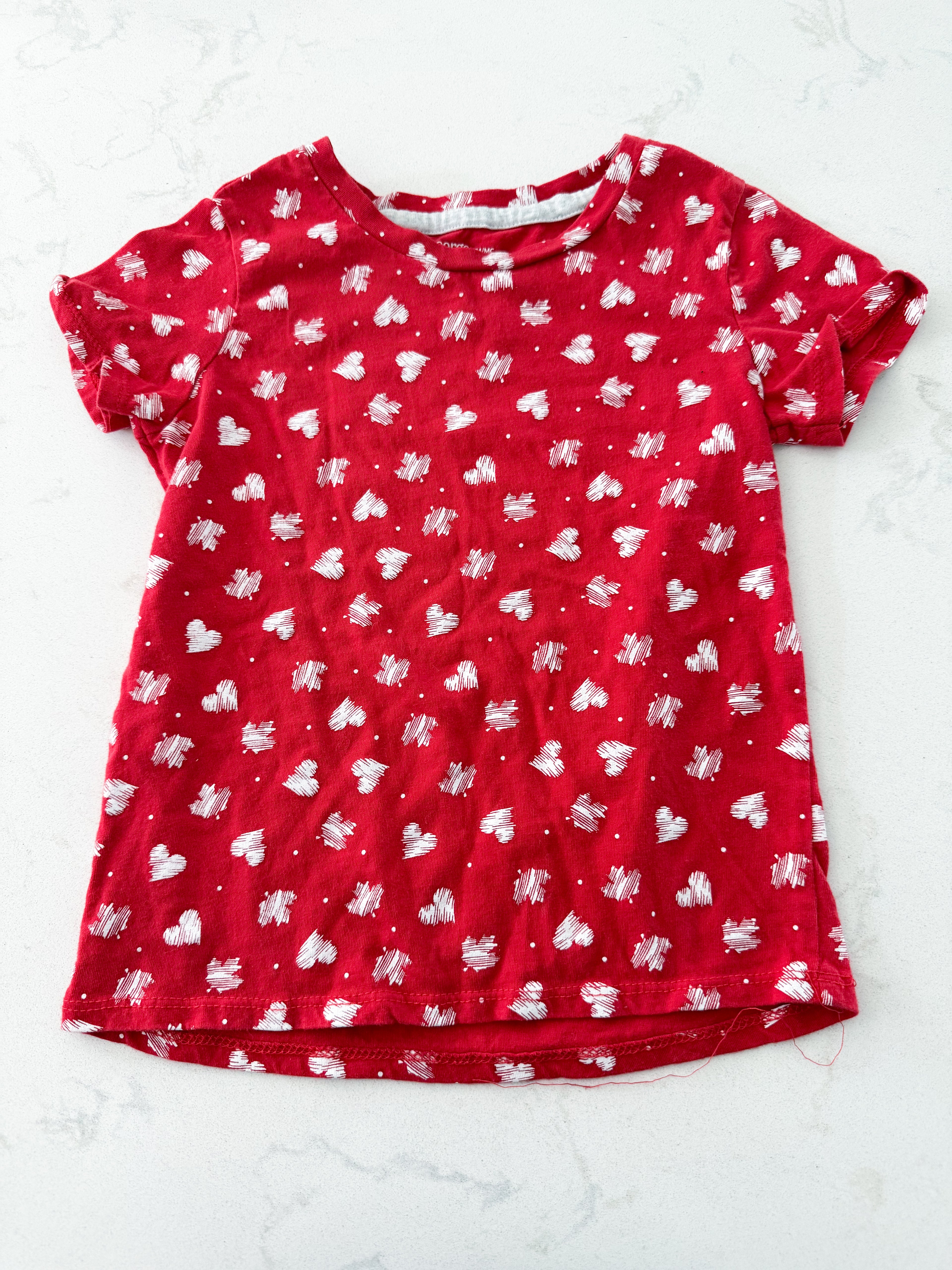 George-5T- GUC- red t shirt with small hearts and leaf pattern