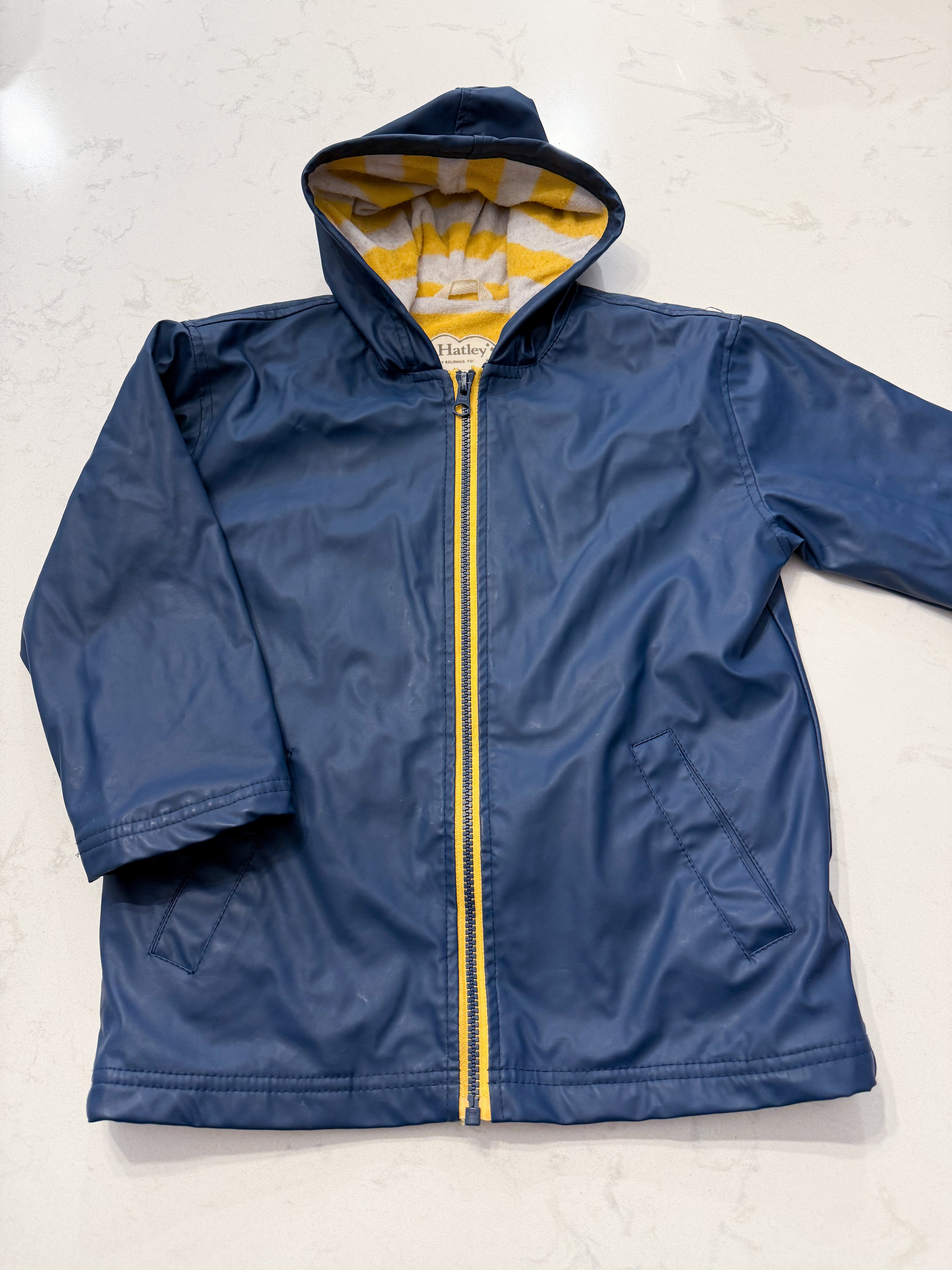 Hatley- 5Y- GUC- navy blue with yellow zipper and terry towel lining
