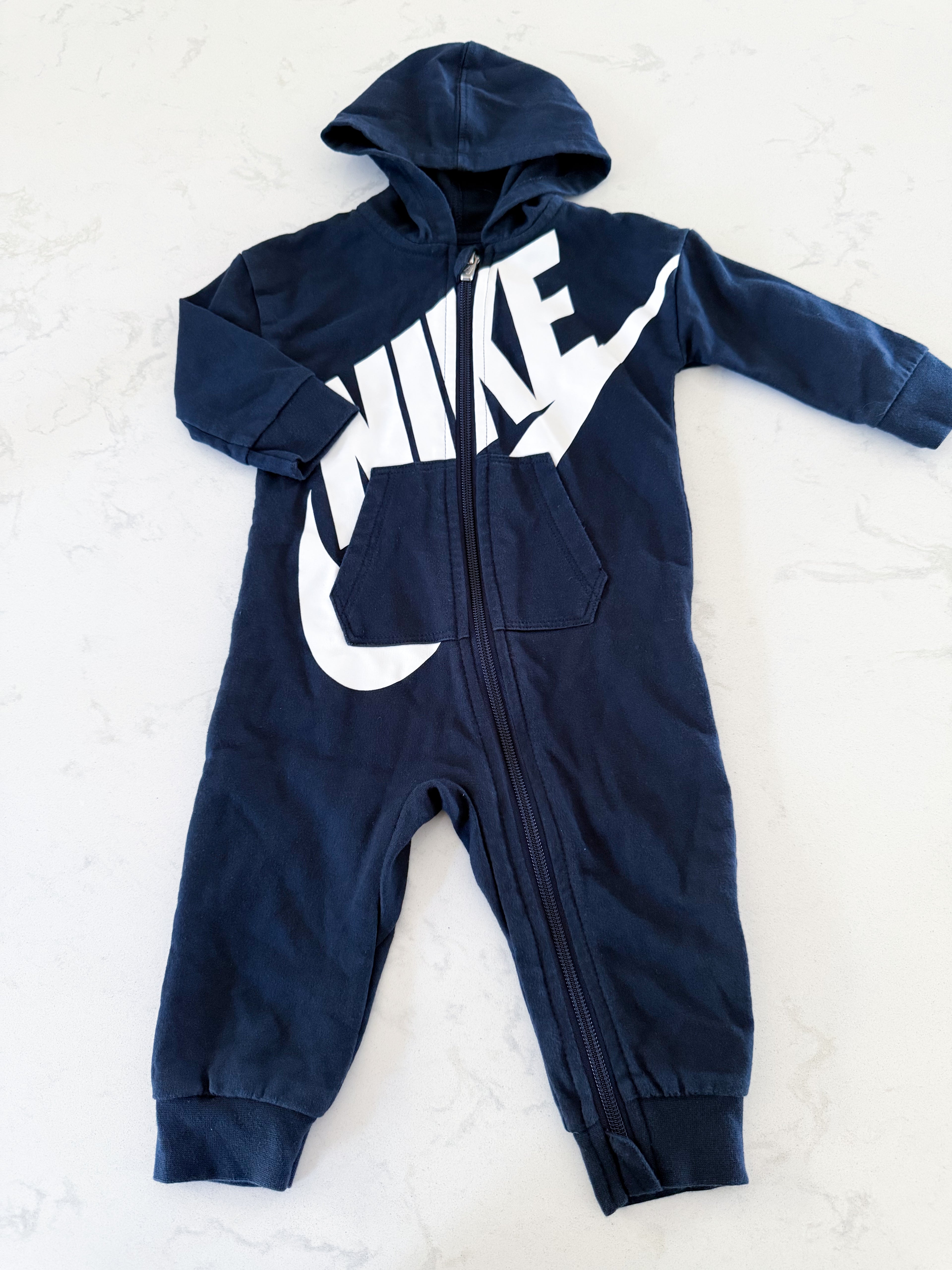Nike- 9m- VGUC- navy blue sweatsuit