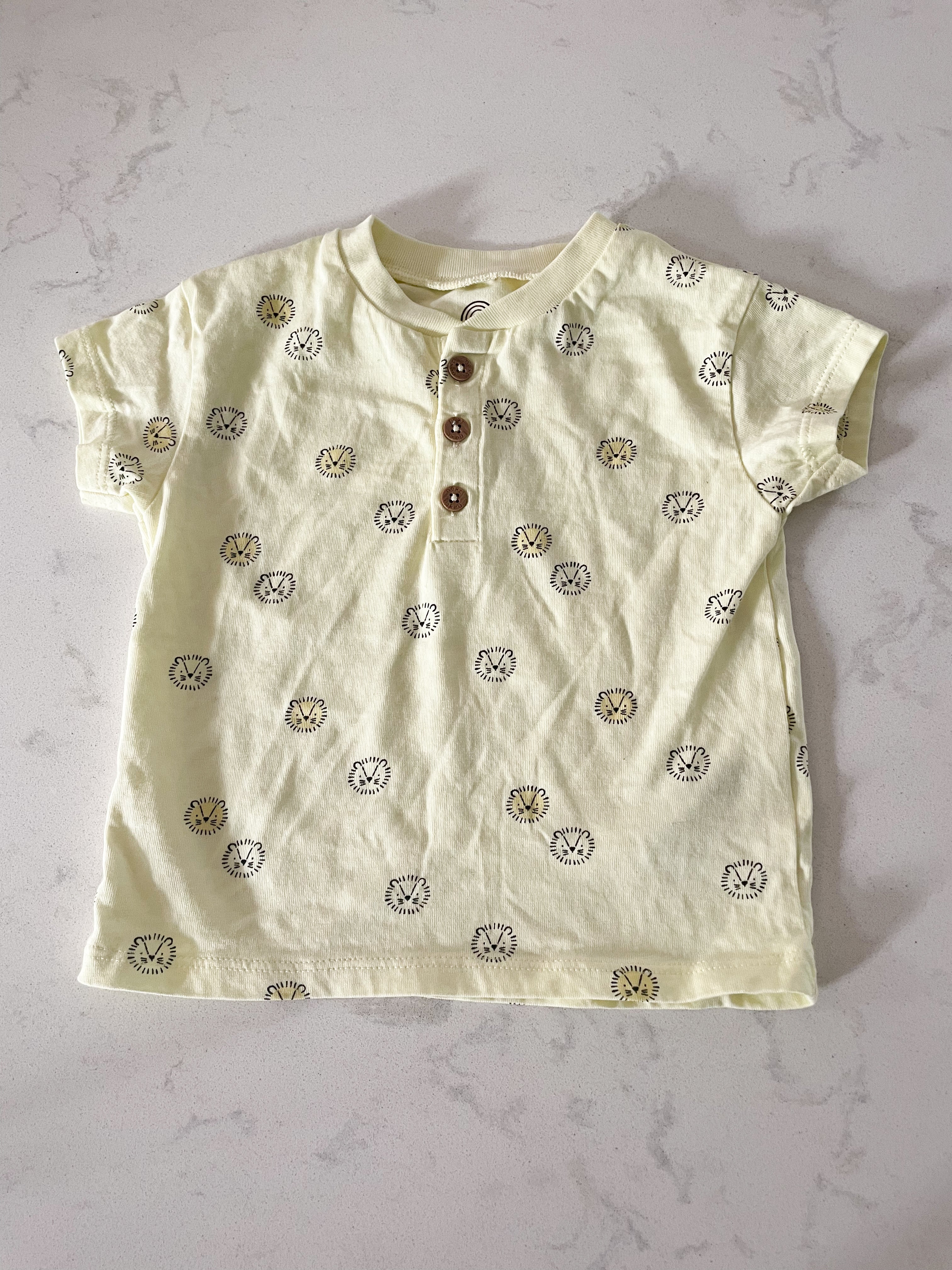 Next Baby- 6-9m-VGUC- light yellow t shirt with lion faces