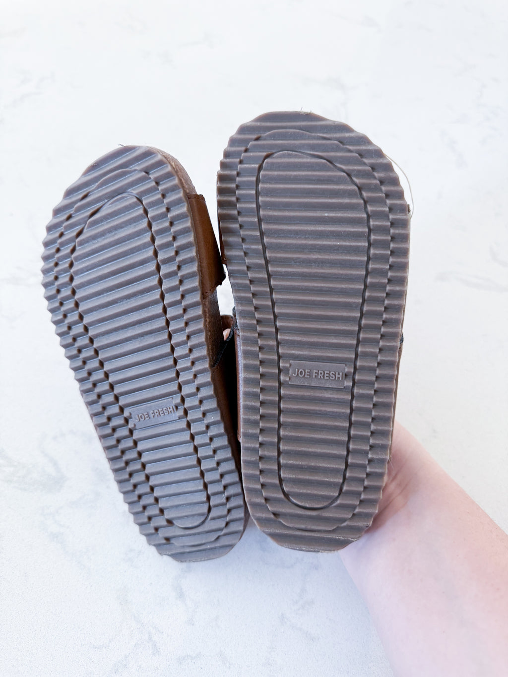 Joe Fresh- 13C- VGUC- brown strap sandals