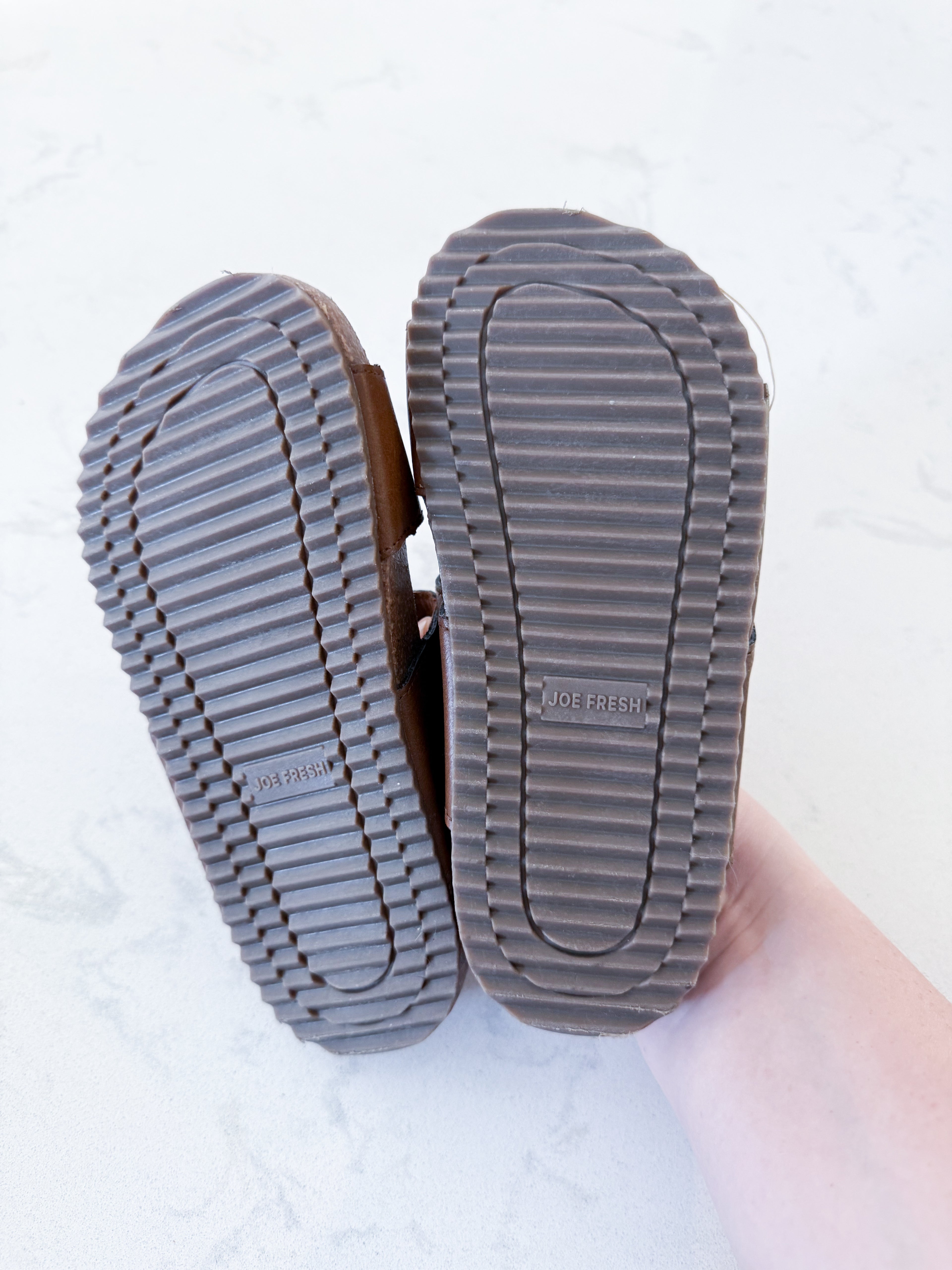 Joe Fresh- 13C- VGUC- brown strap sandals