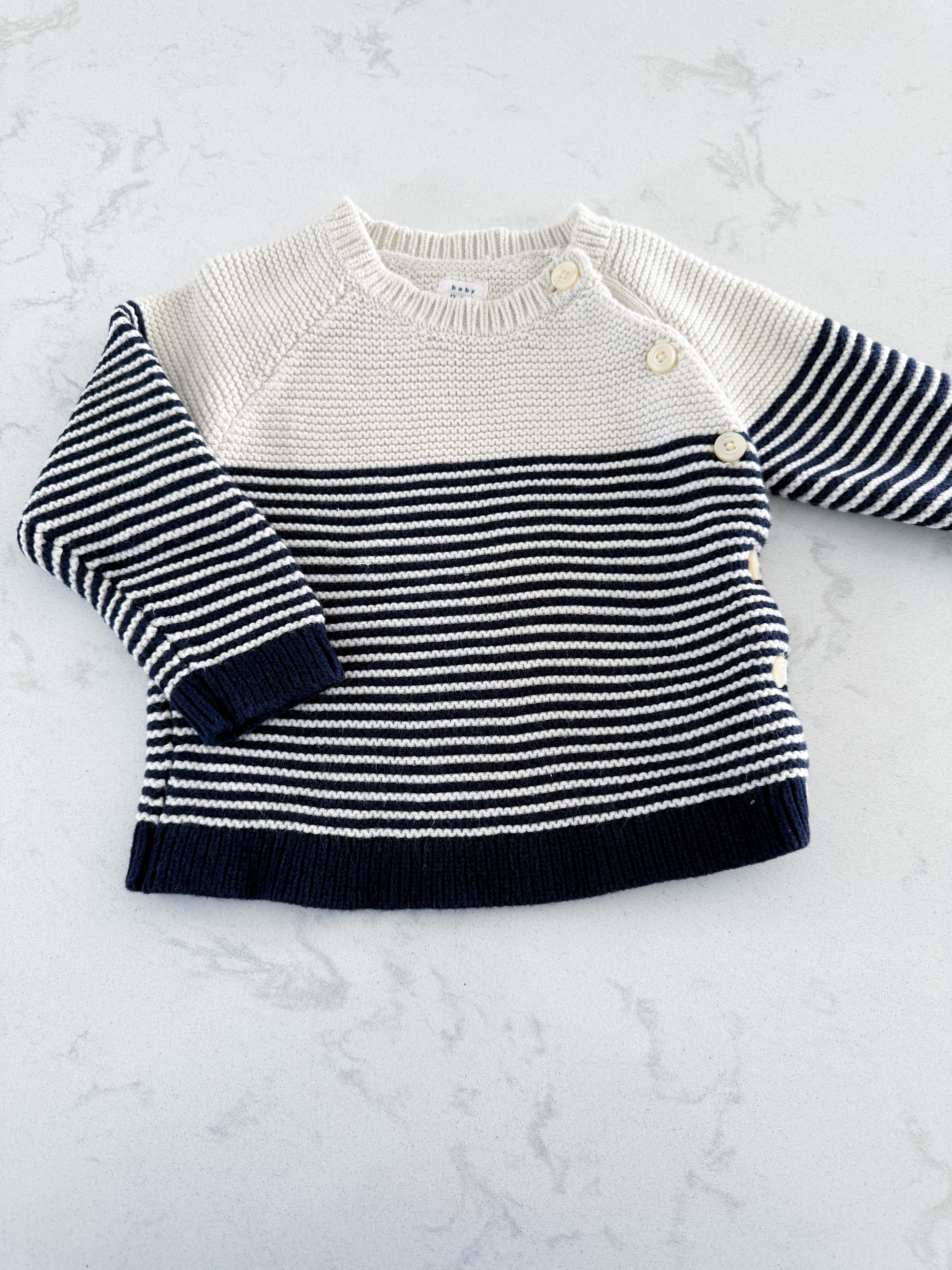 Gap- 6-12m- VGUC- white and navy blue knit striped sweater
