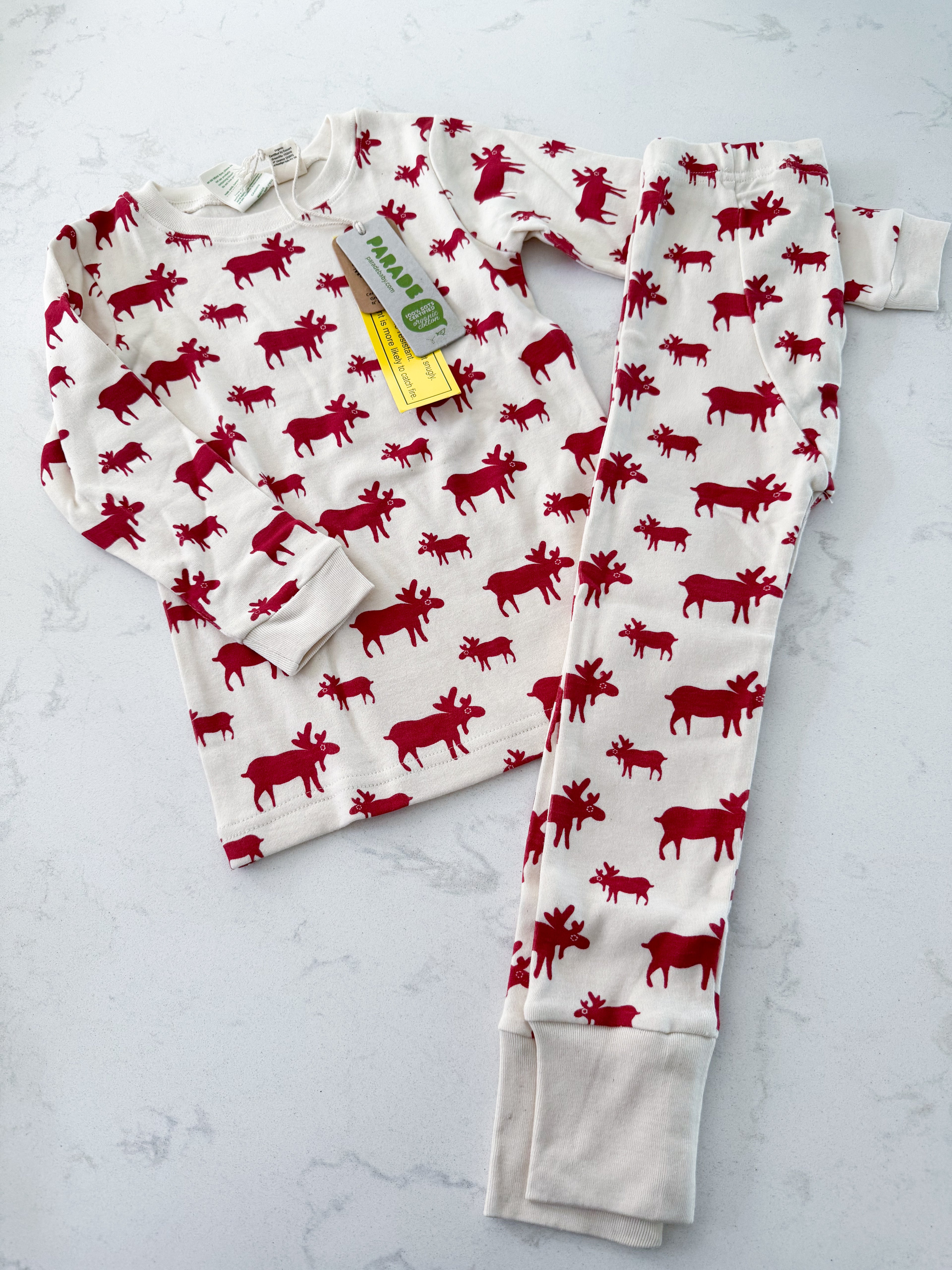 Parade Organics- fits 5T- BNWT- cream coloured two piece pajamas with red moose