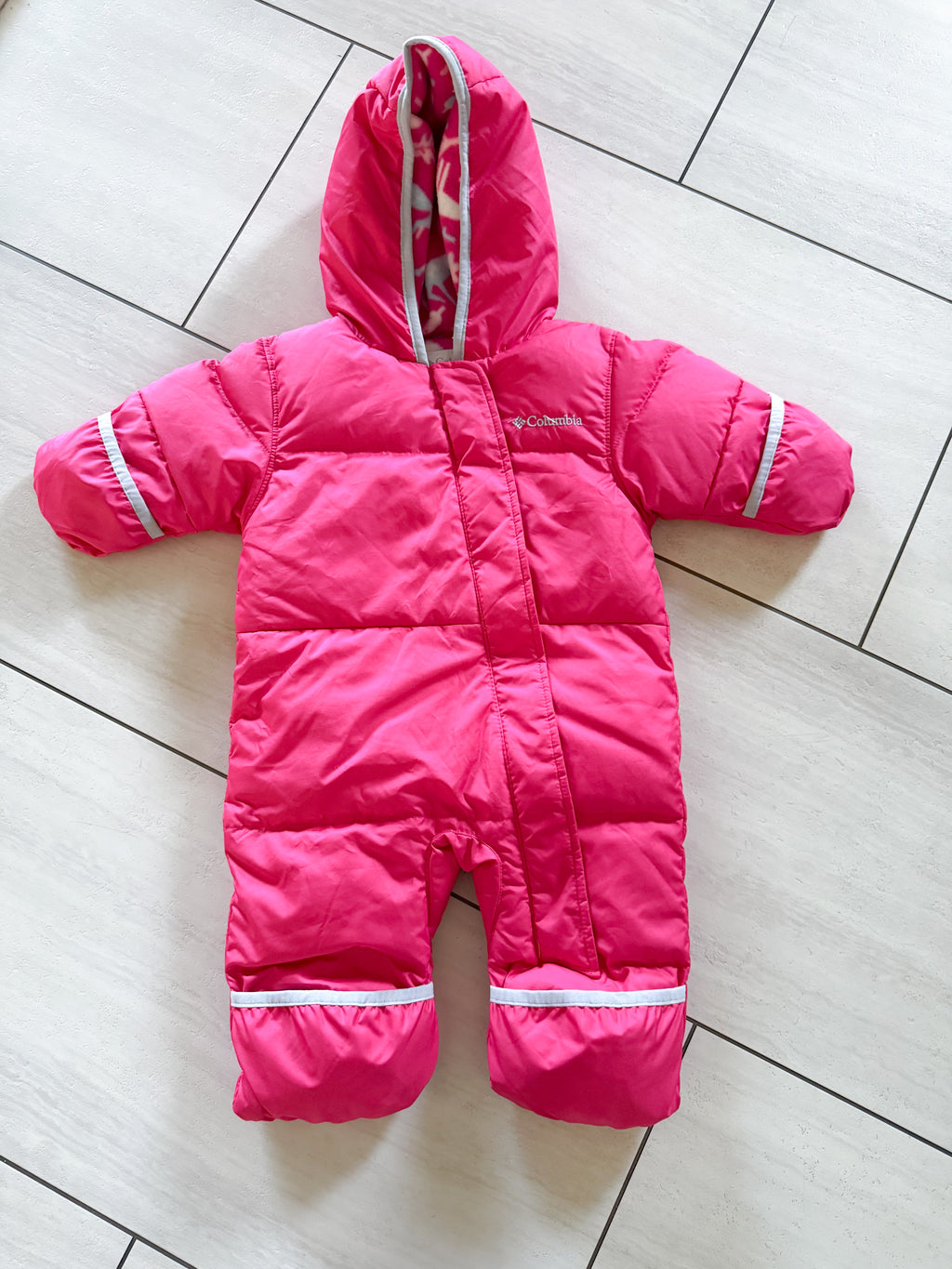 Columbia- 3-6m- VGUC- bright pink snow suit