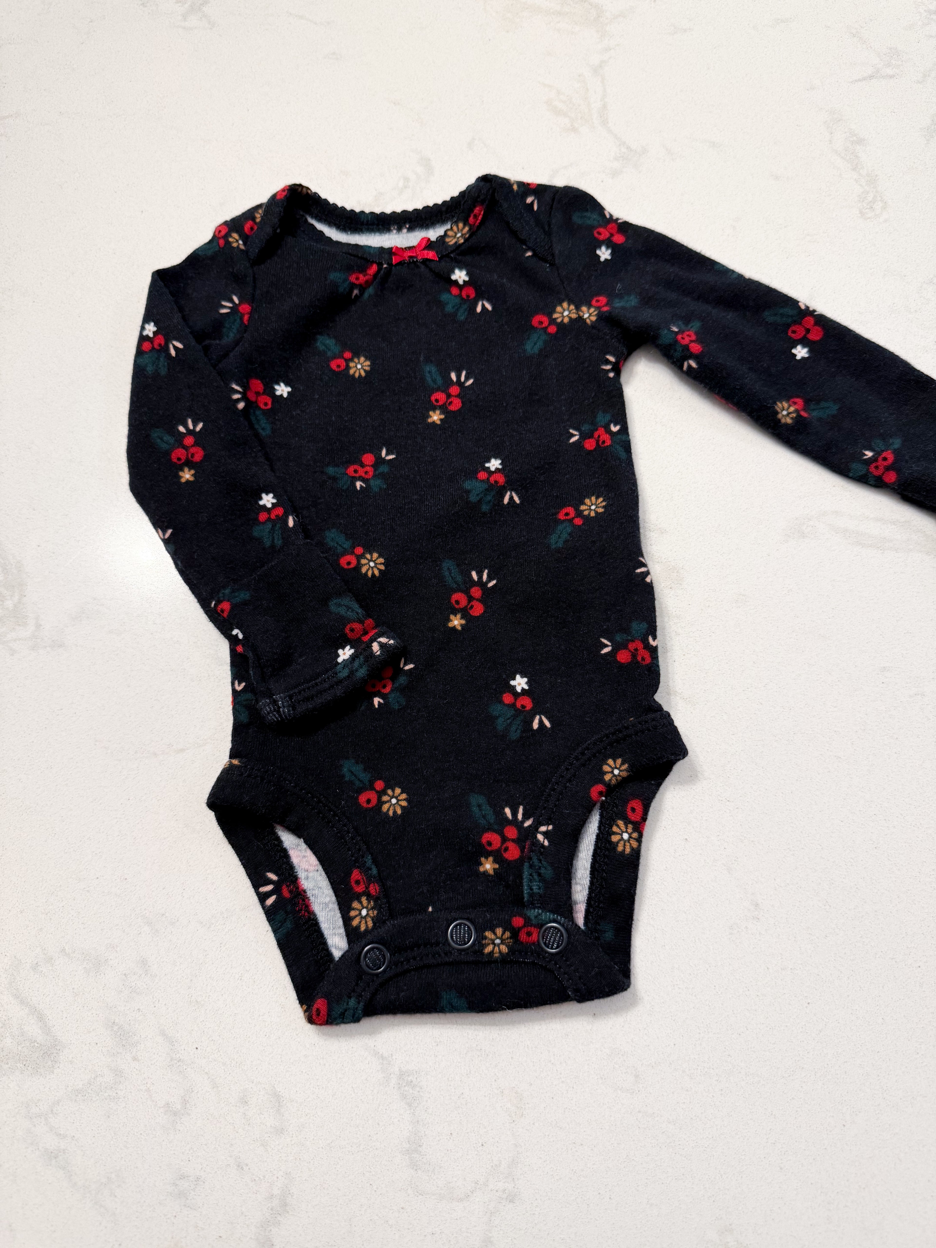 Carter’s- newborn- GUC- black long sleeve shirt with winter berries