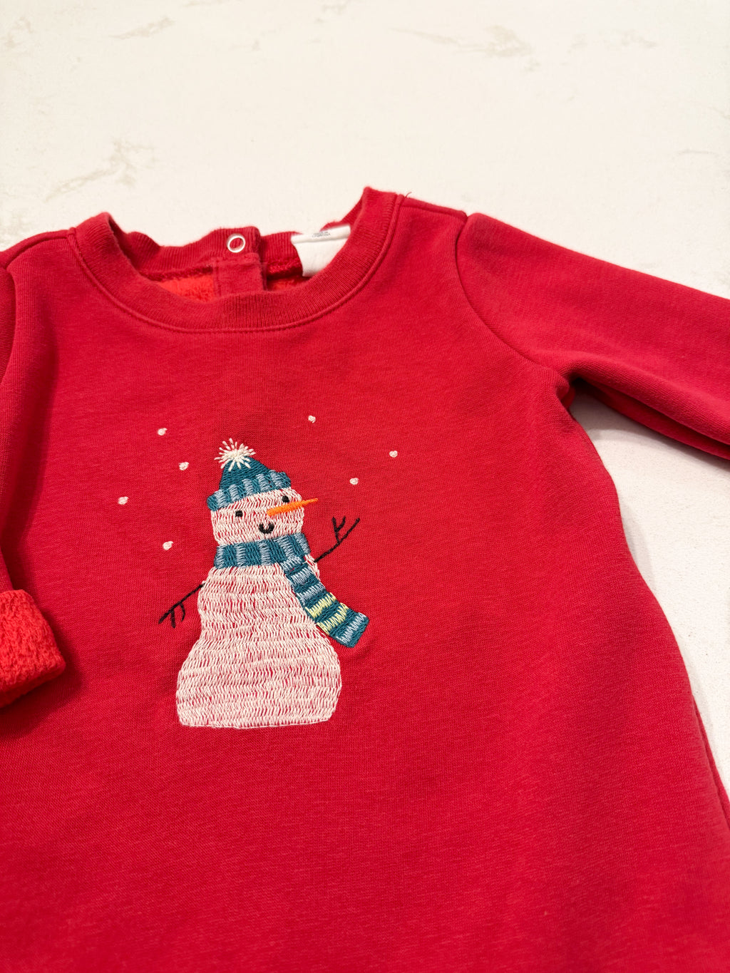 Gap- 3-6m- VGUC- red sweat romper with embroidered snowman