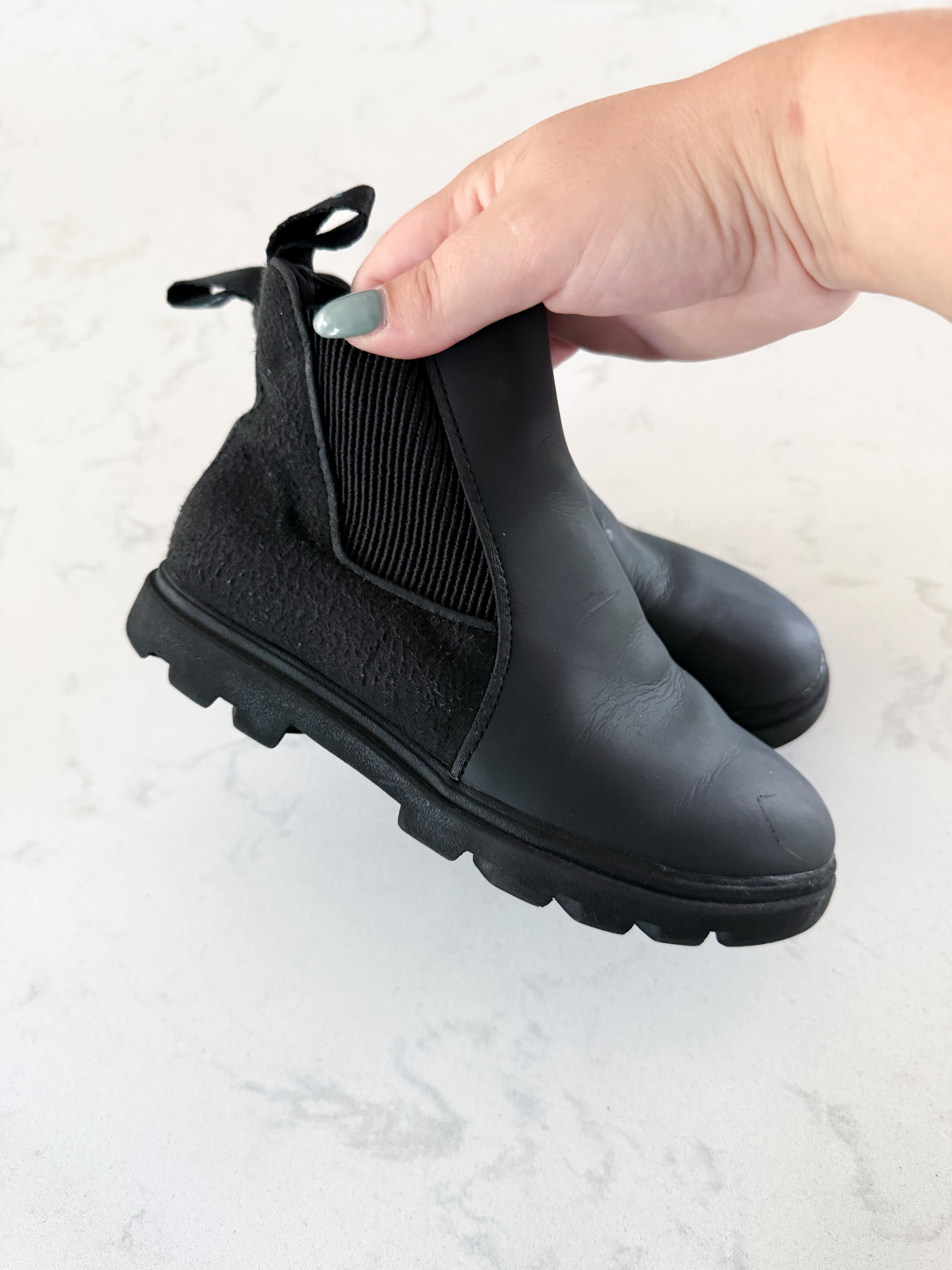Native- 13C- GUC- black booties