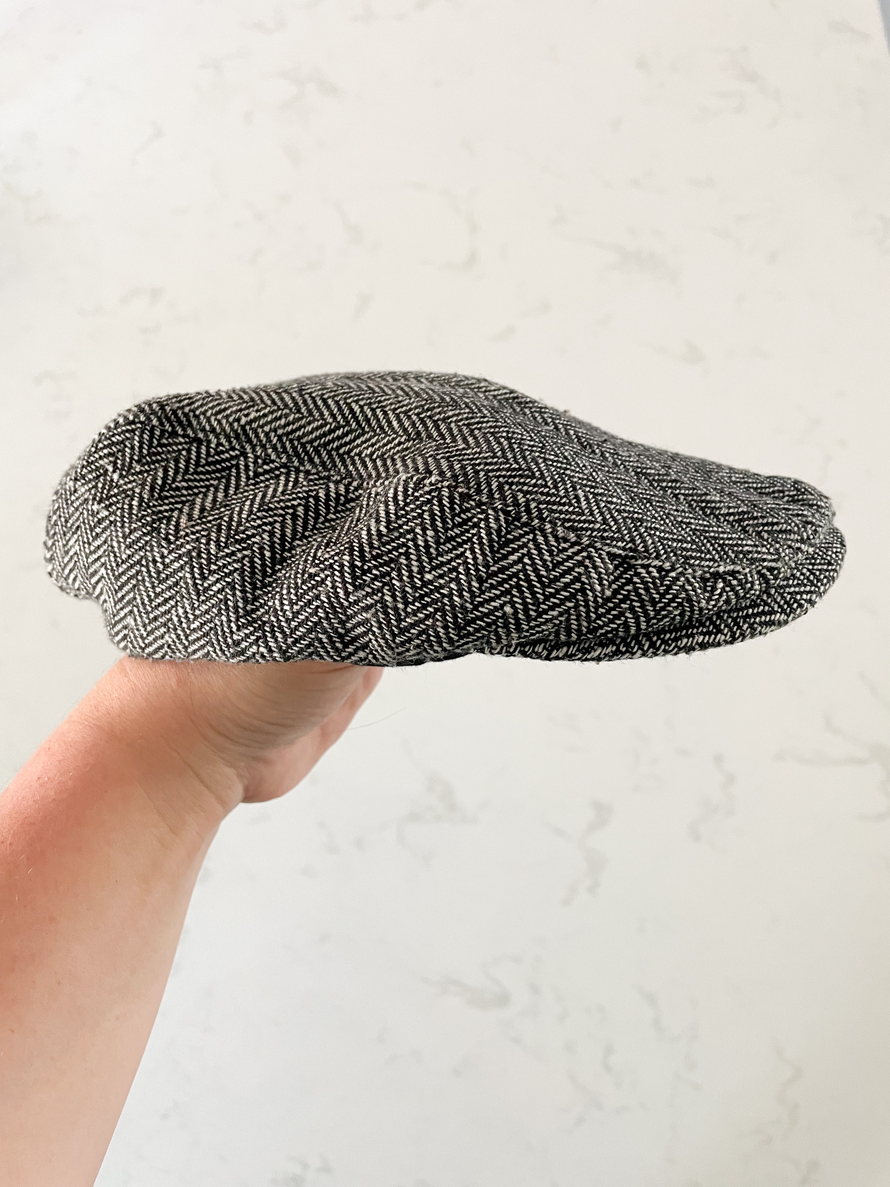 Joe Fresh- 0-12m- GUC- old man hat tweed