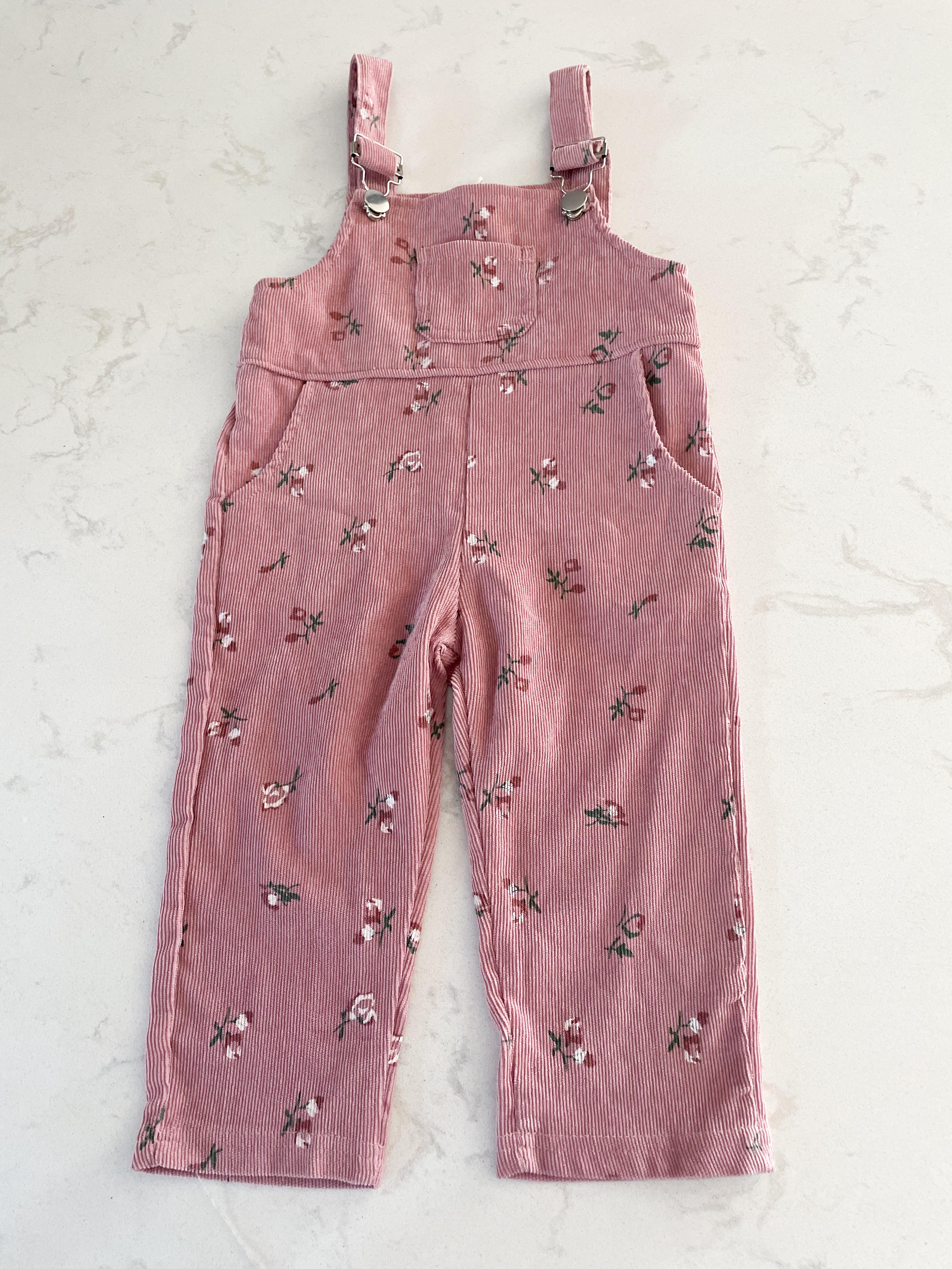 No brand- 100(3T)-GUC- corduroy style dusty rose overalls with florals