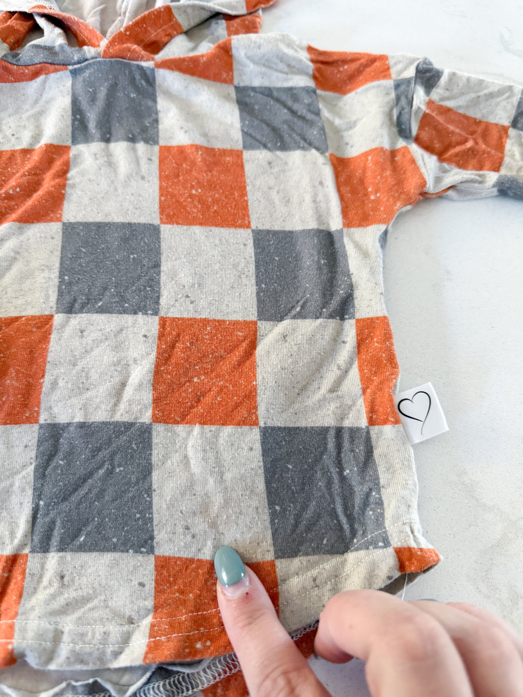 Vi&Jax- 6-12m- PLAY- Grey cream and orange checkered bamboo hoodie