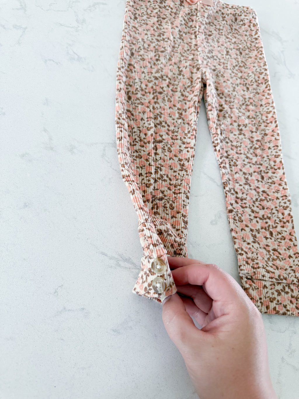 Nicole Miller- 24m- VGUC- ribbed peach and brown floral leggings with buttons at ankle