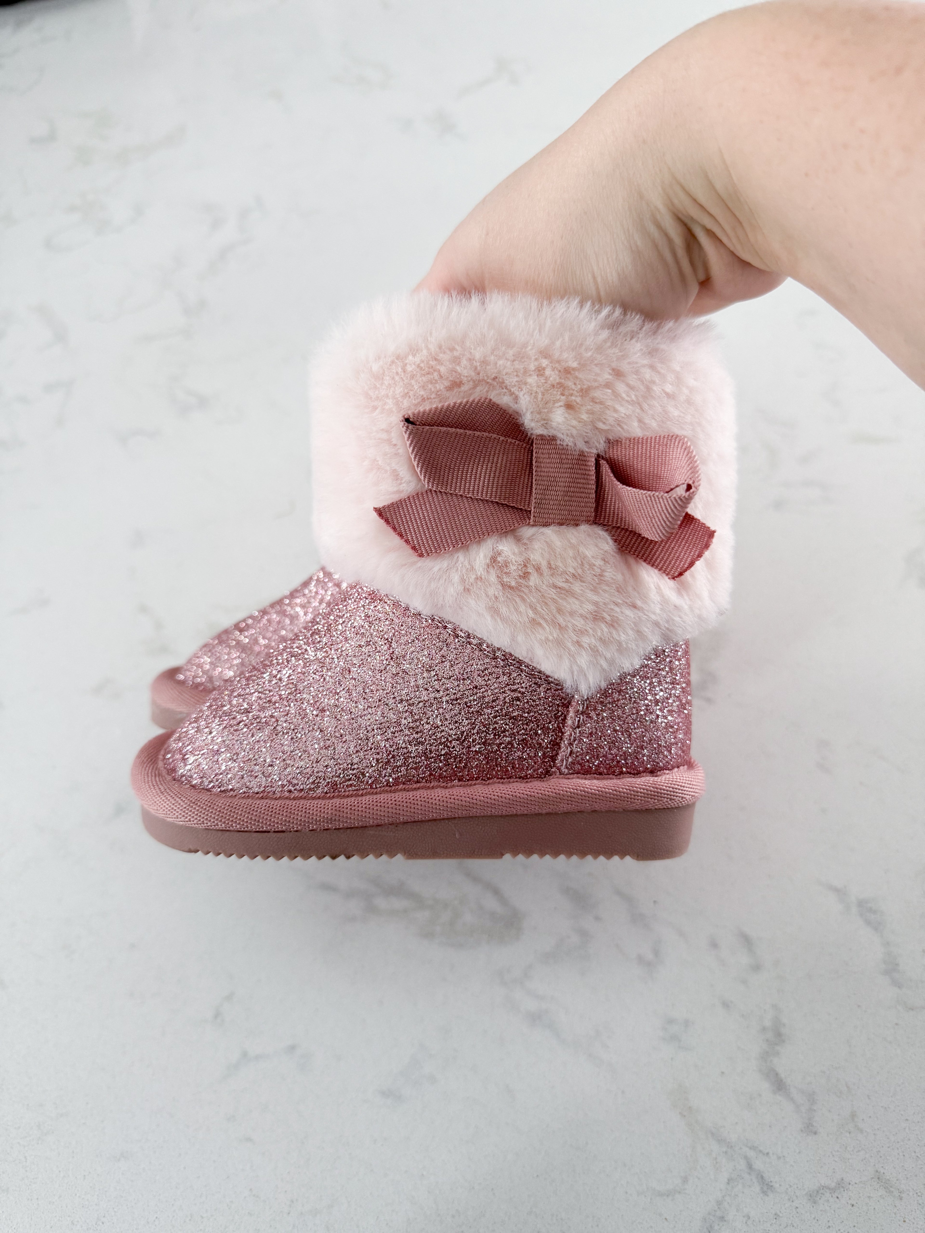 Joe Fresh- 5C- EUC- pink sparkly boots with fuzzy lining and pink bow