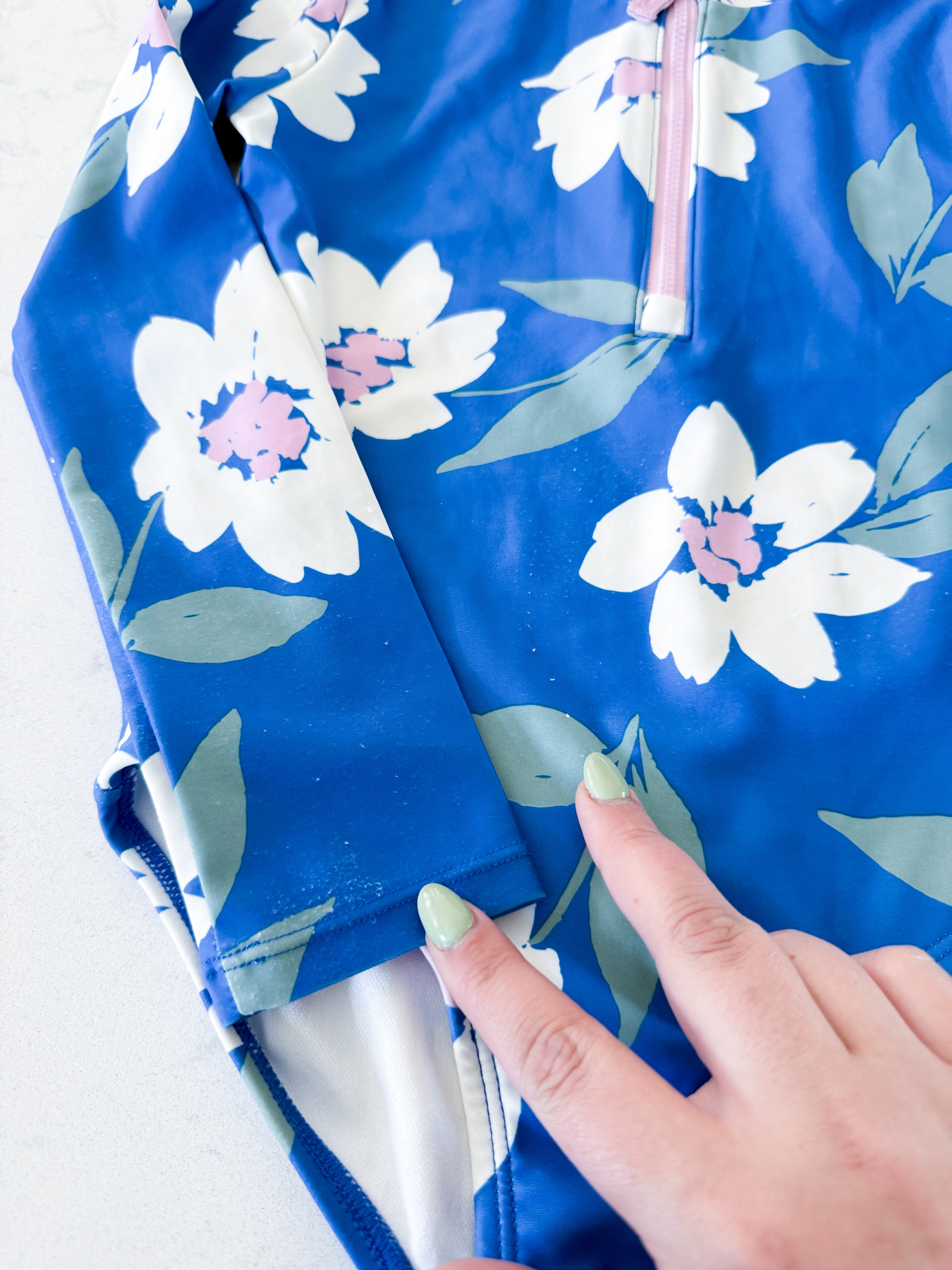 Carters- 6Y- PLAY- blue long sleeve bodysuit with white flowers