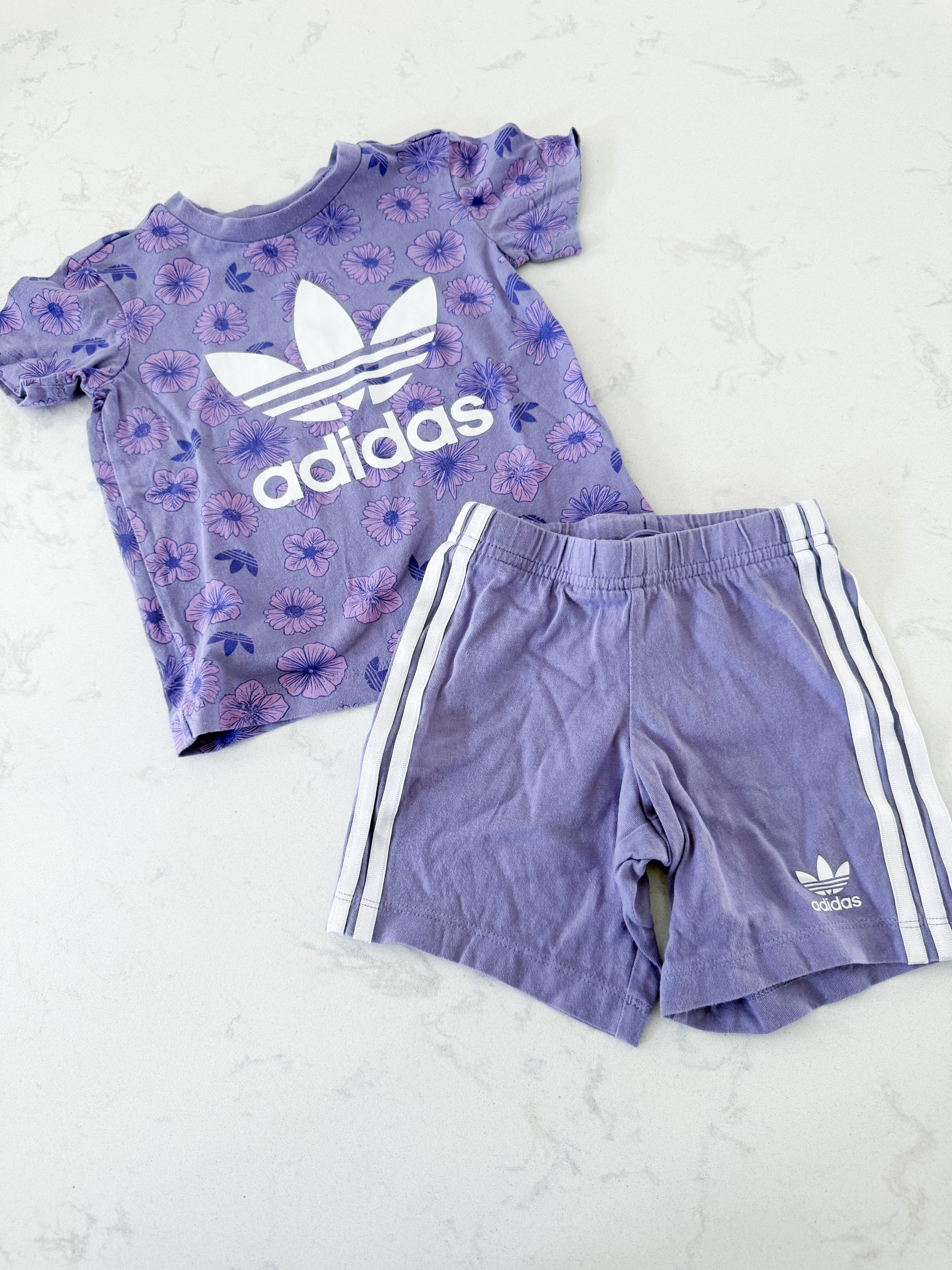 Adidas- fits 2T- GUC- light purple two piece set with florals