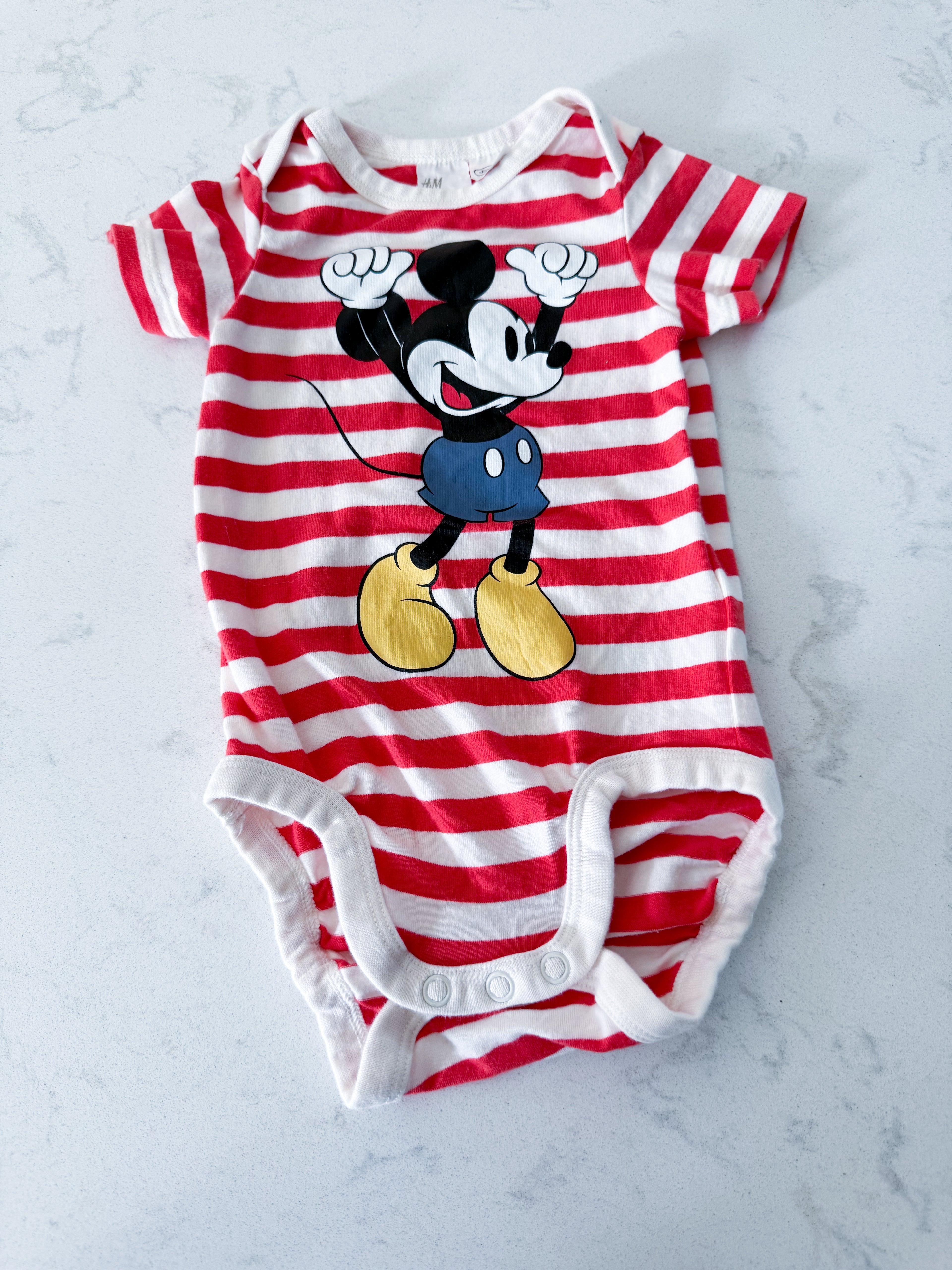 H&M- 4-6m- VGUC- red and white striped bodysuit with Mickey Mouse graphic