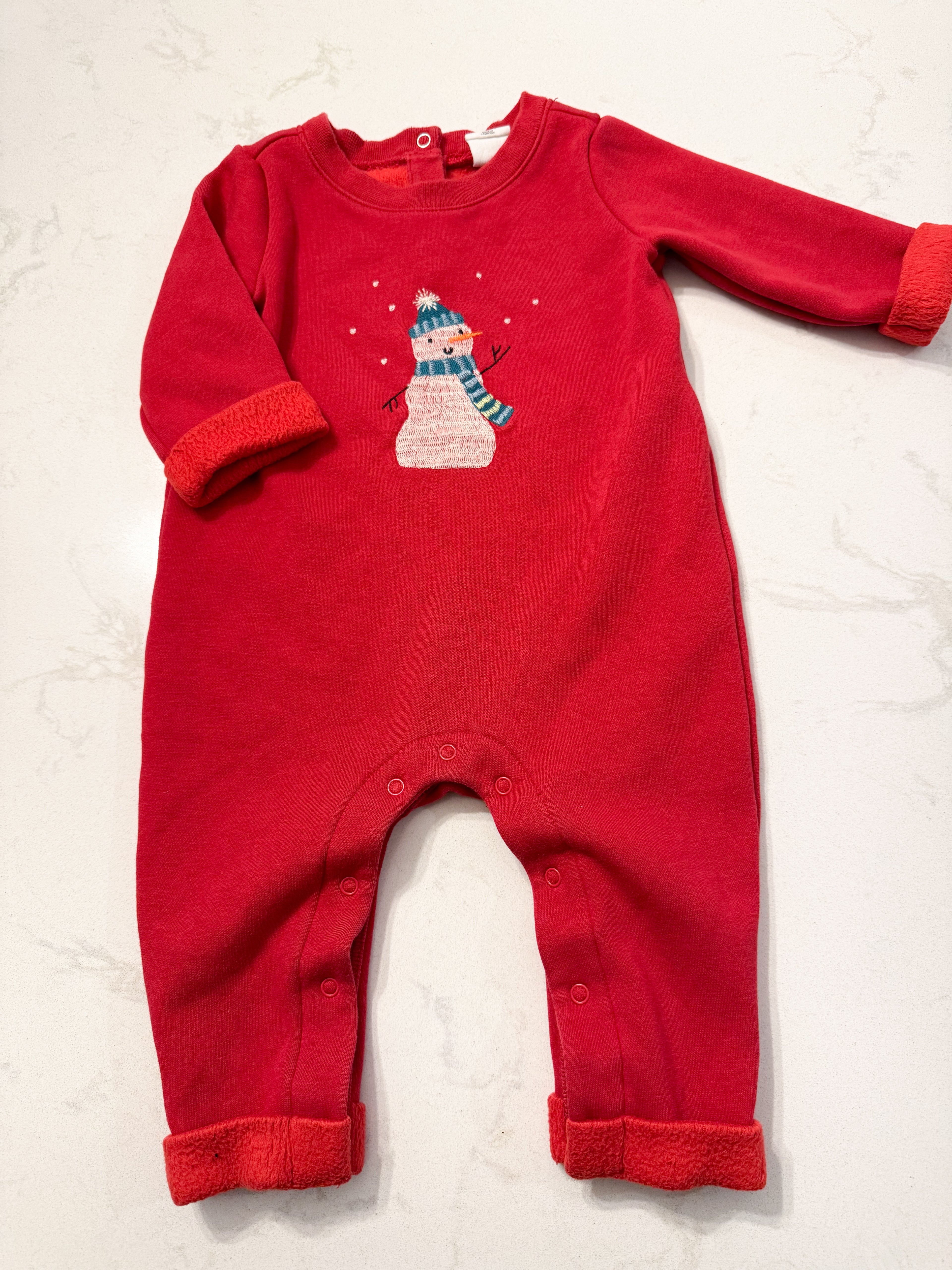 Gap- 3-6m- VGUC- red sweat romper with embroidered snowman