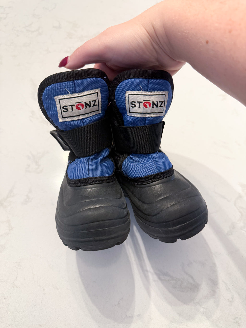 Stonz- 5C- GUC- blue and black Stonz boots