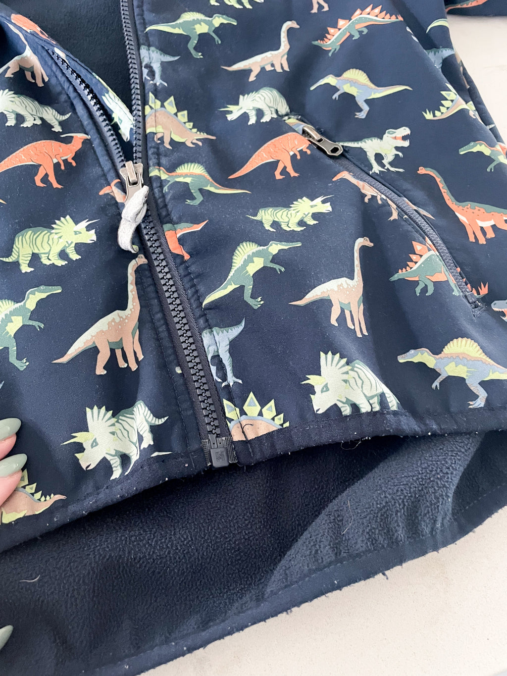 H&M-6-7Y-GUC-navy zip up soft shell dinosaur jacket