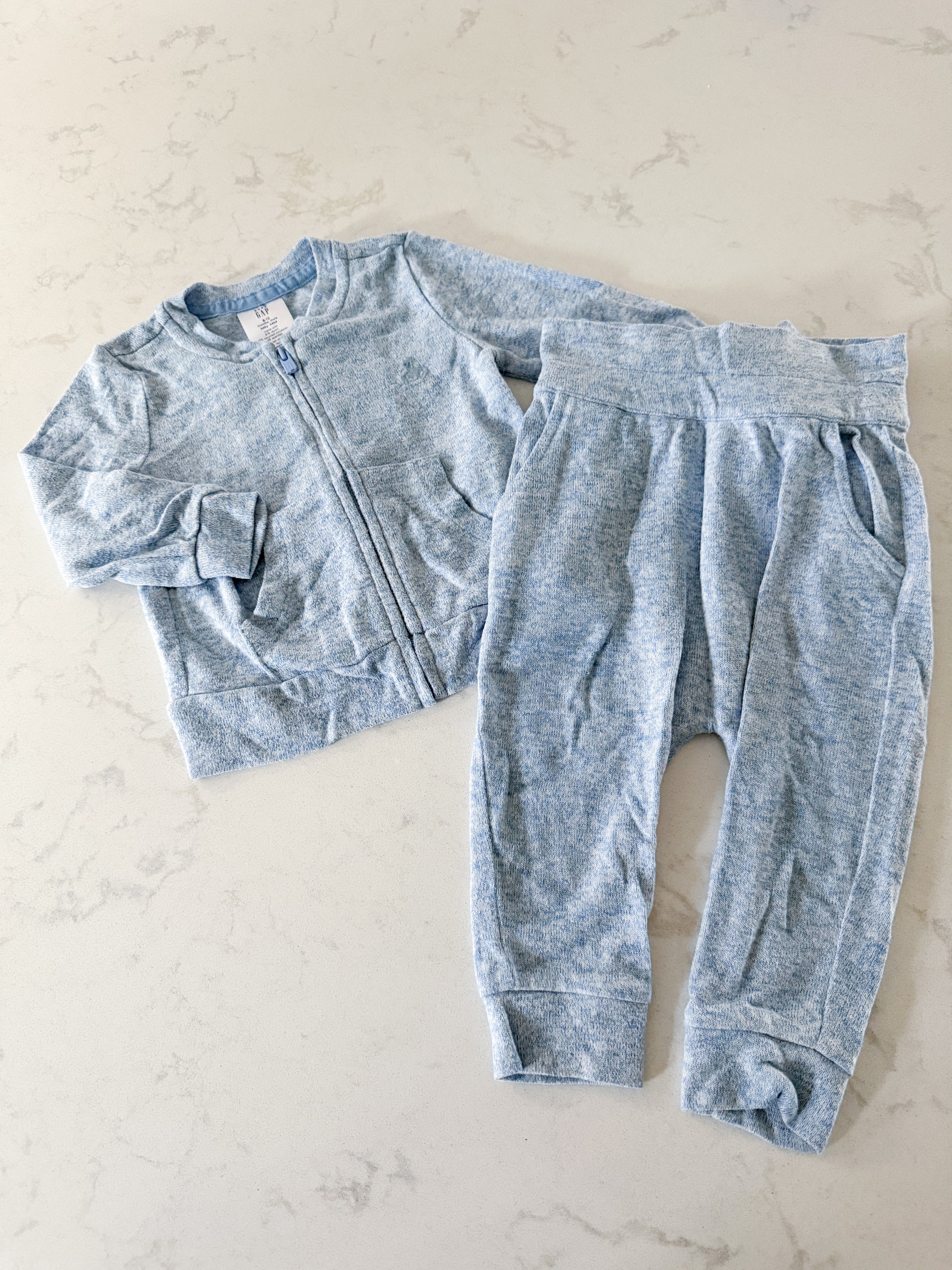 Baby Gap- 6-12m- VGUC- light blue slouchy knit set