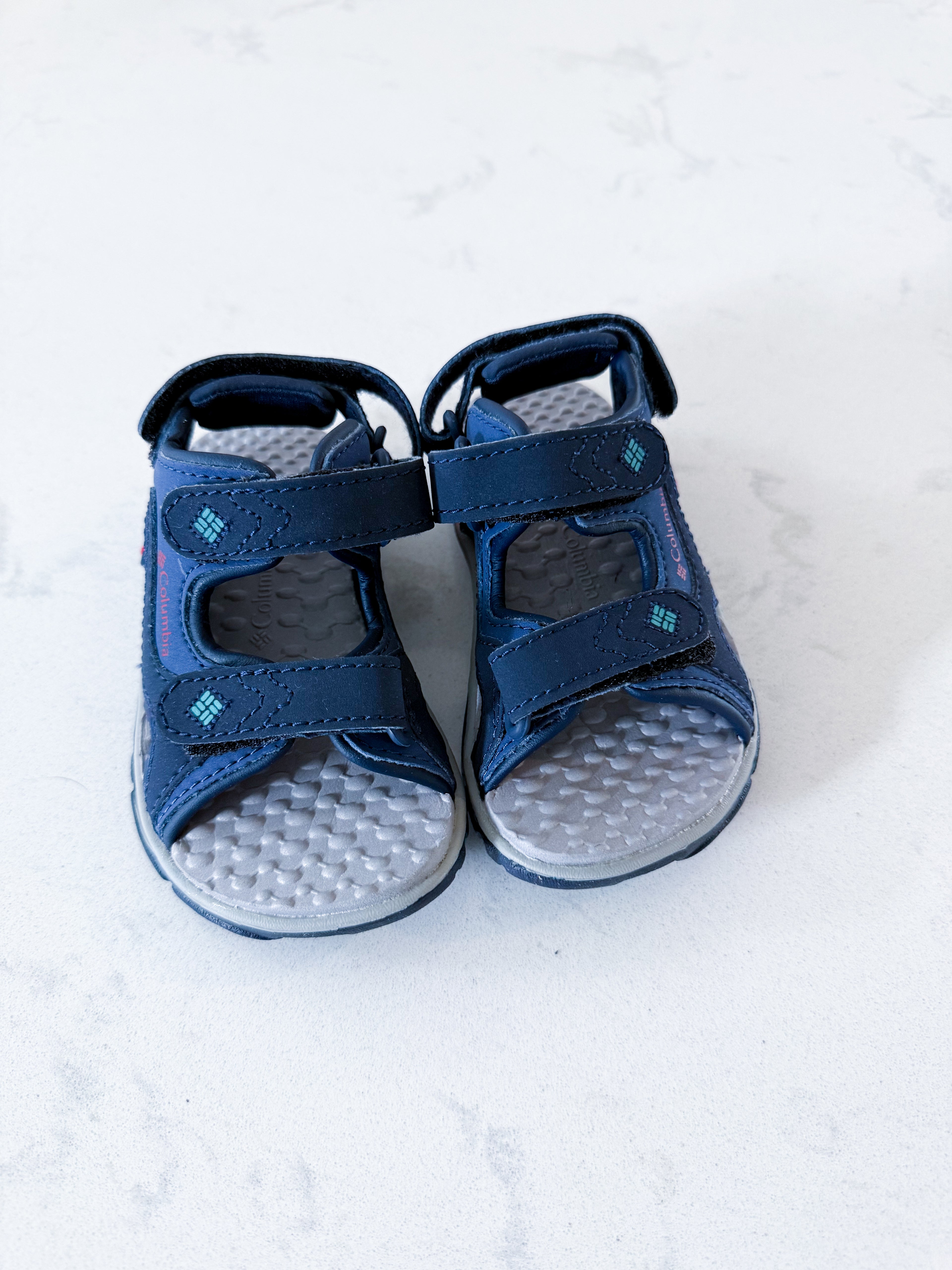 Columbia- 6C- BNWT- Velcro strap  sandals