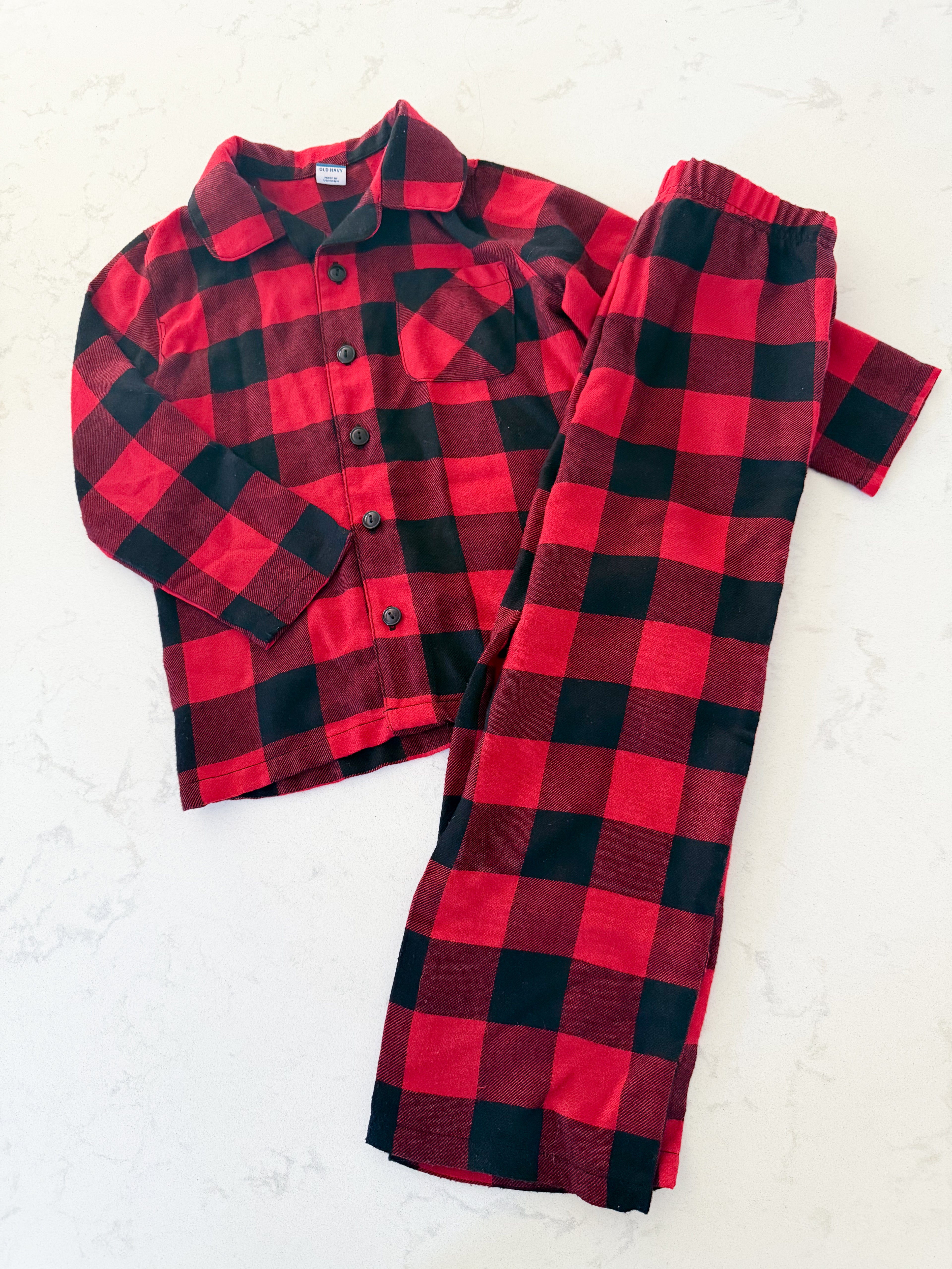 Old Navy-4T- GUC- black and red checkered button up jammies