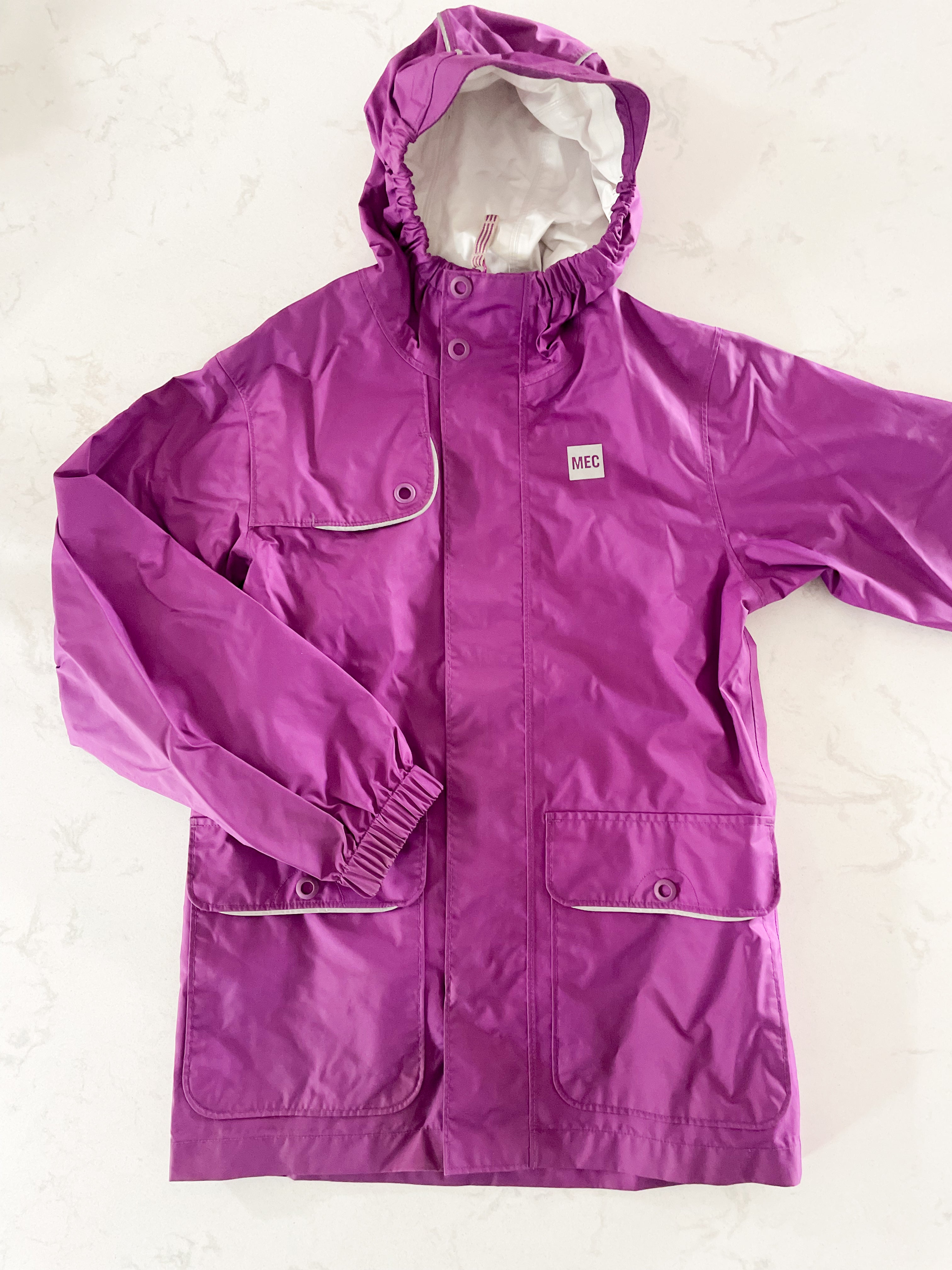 MEC- 8Y- VGUC- purple thin rain jacket