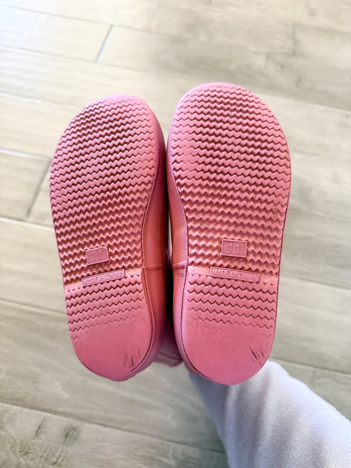 Hunter- 11C- GUC- pink rubber boots with Hunter logo