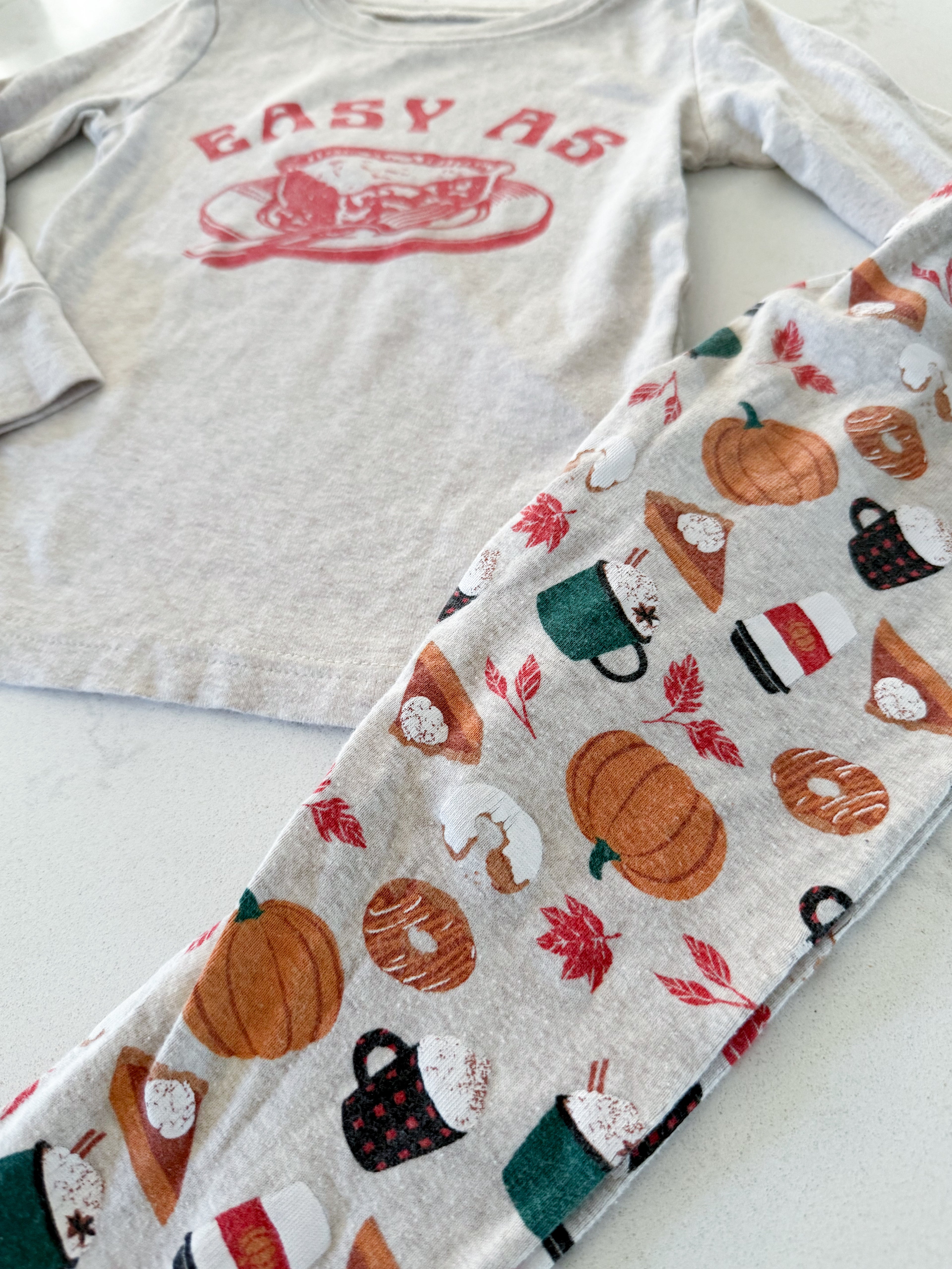 Old Navy- 3T- GUC- easy as pie jammies