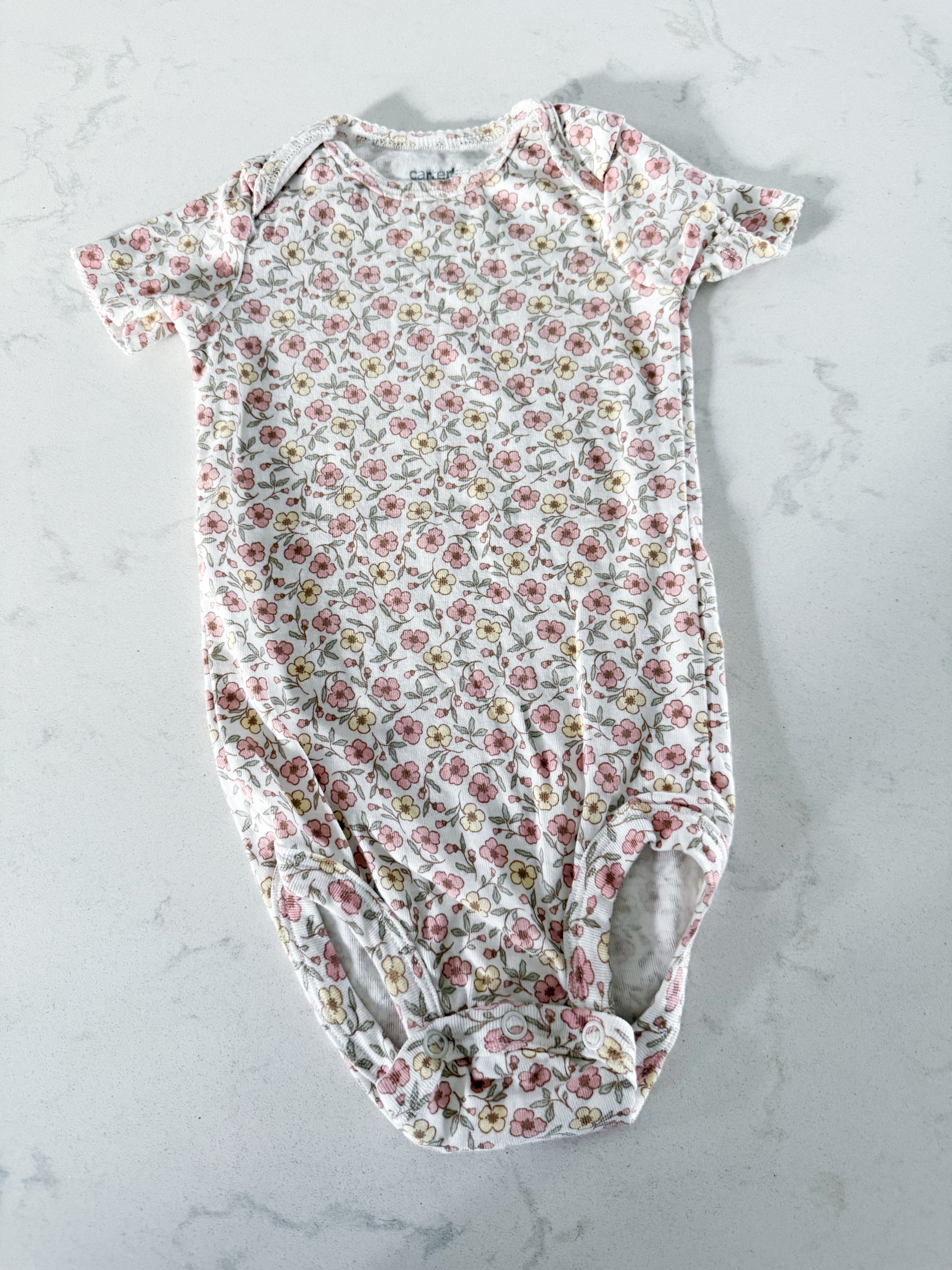 Carters- 18m- VGUC- short sleeve bodysuit with tiny florals