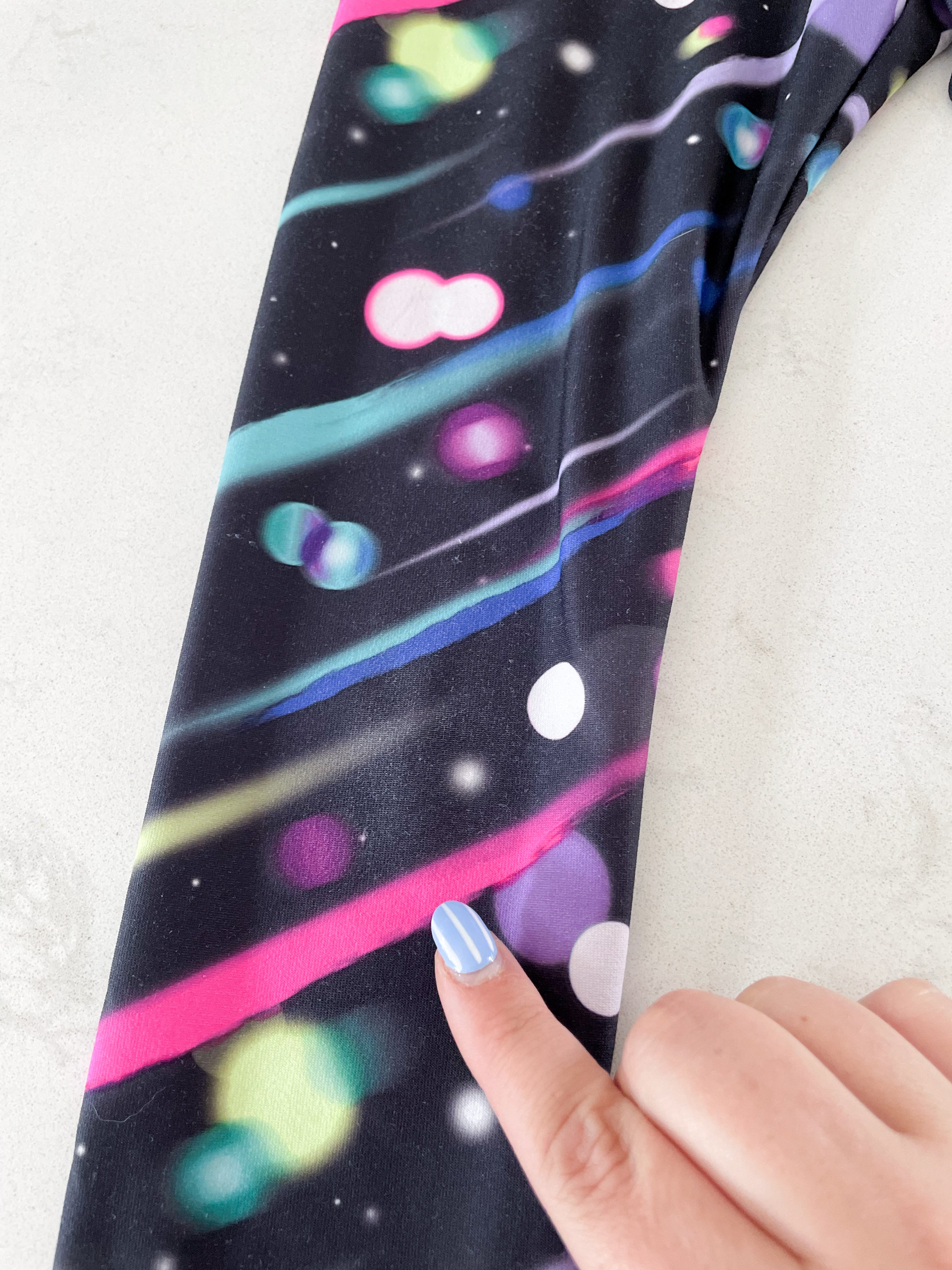 Athletic Works- 4-5Y- colourful leggings