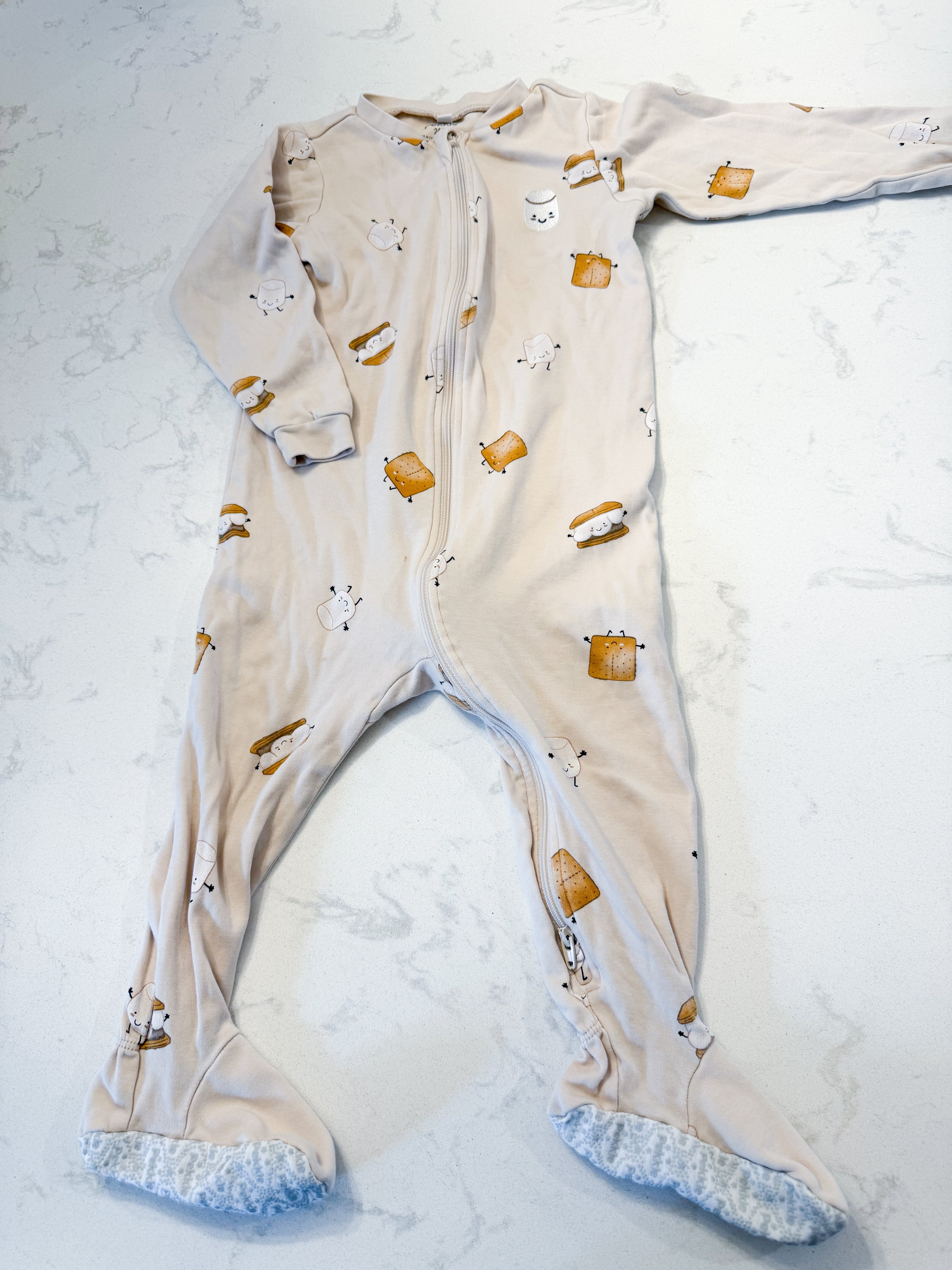 Pekkle- 24m- GUC- beige zipper footie Jammies with smores pattern