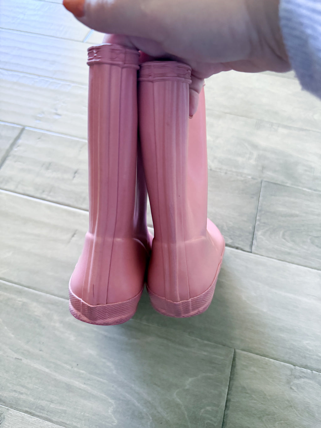 Hunter- 11C- GUC- pink rubber boots with Hunter logo