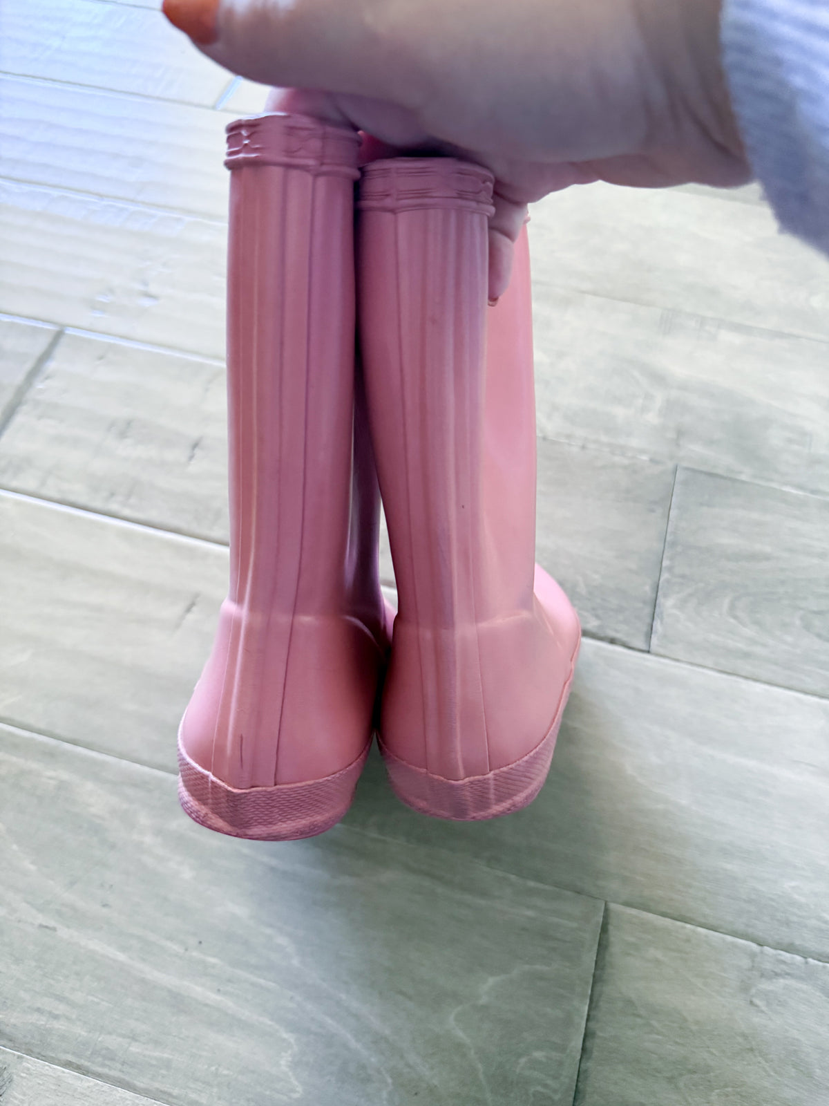 Hunter- 11C- GUC- pink rubber boots with Hunter logo