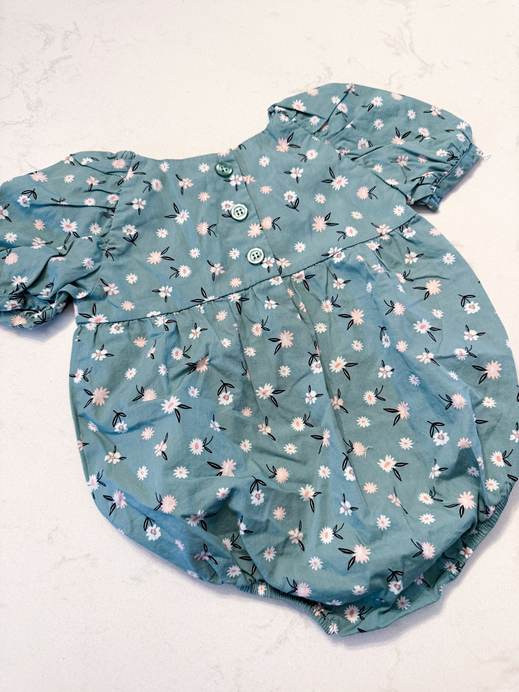 Seed Heritage- 3-6m- VGUC- linen bubble romper with matching bow