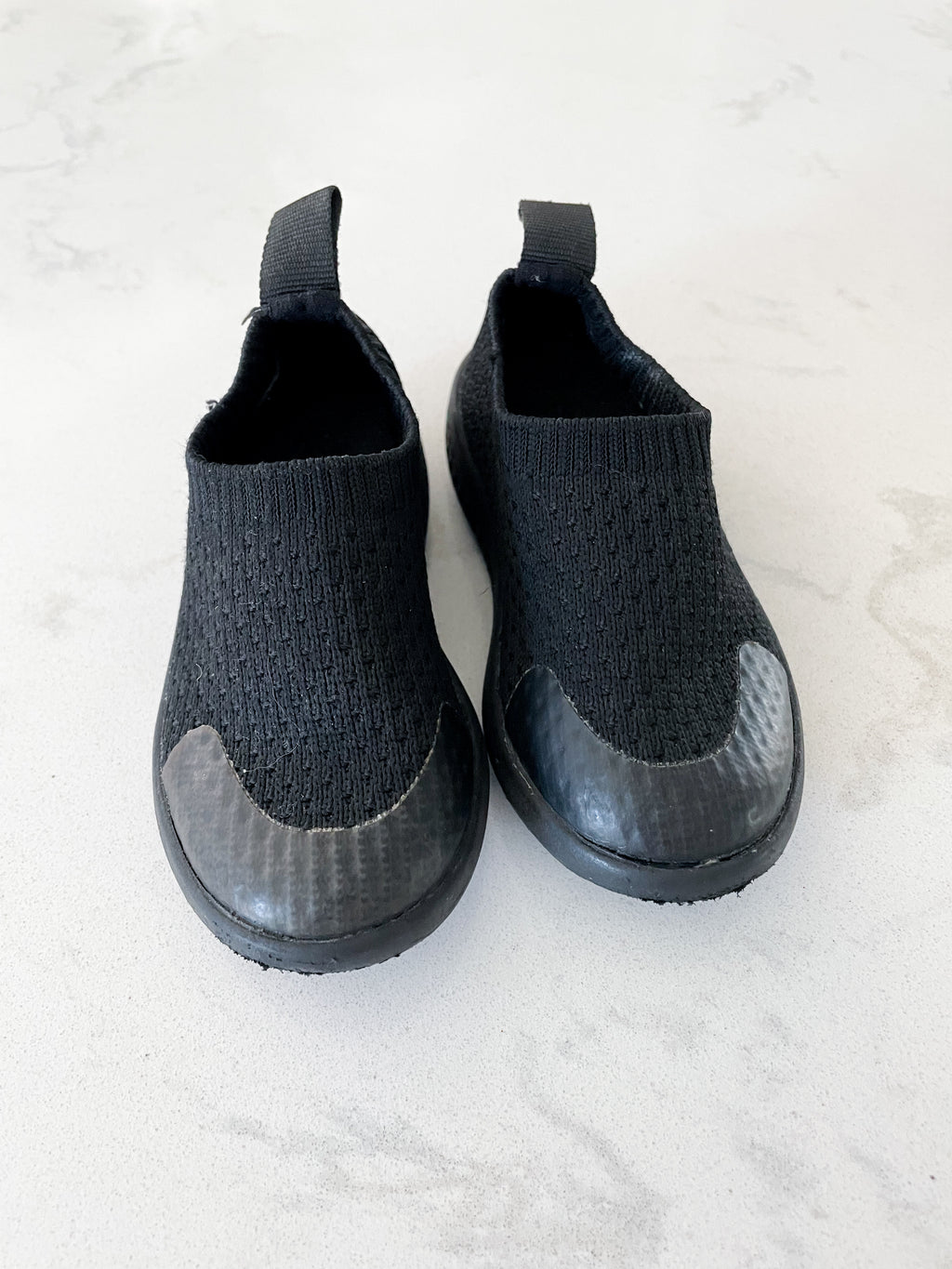 Minimoc-5C- slip on black shoes