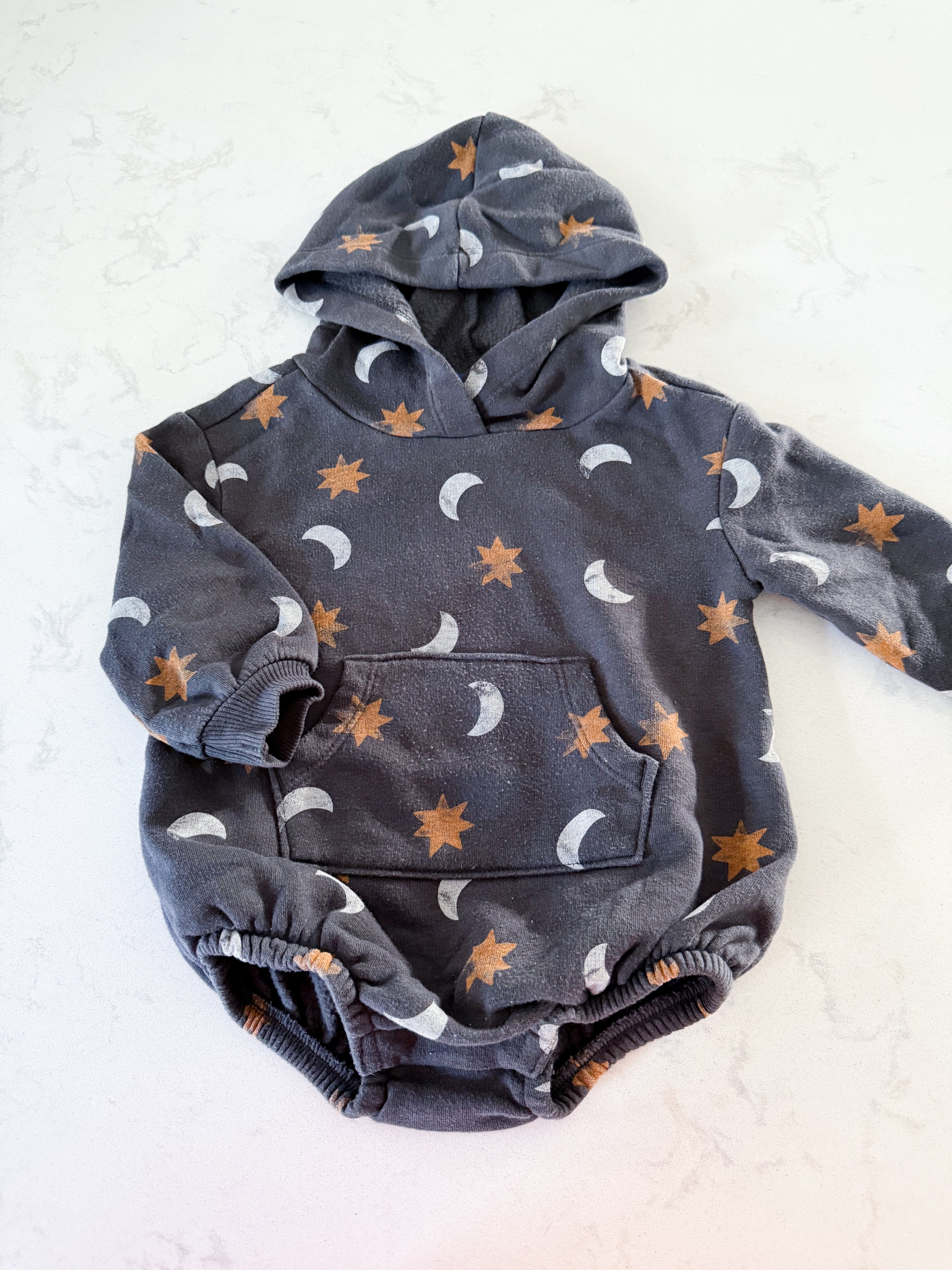 Old Navy- 6-12m- PLAY- dark grey with suns and moons hooded sweat bodysuit