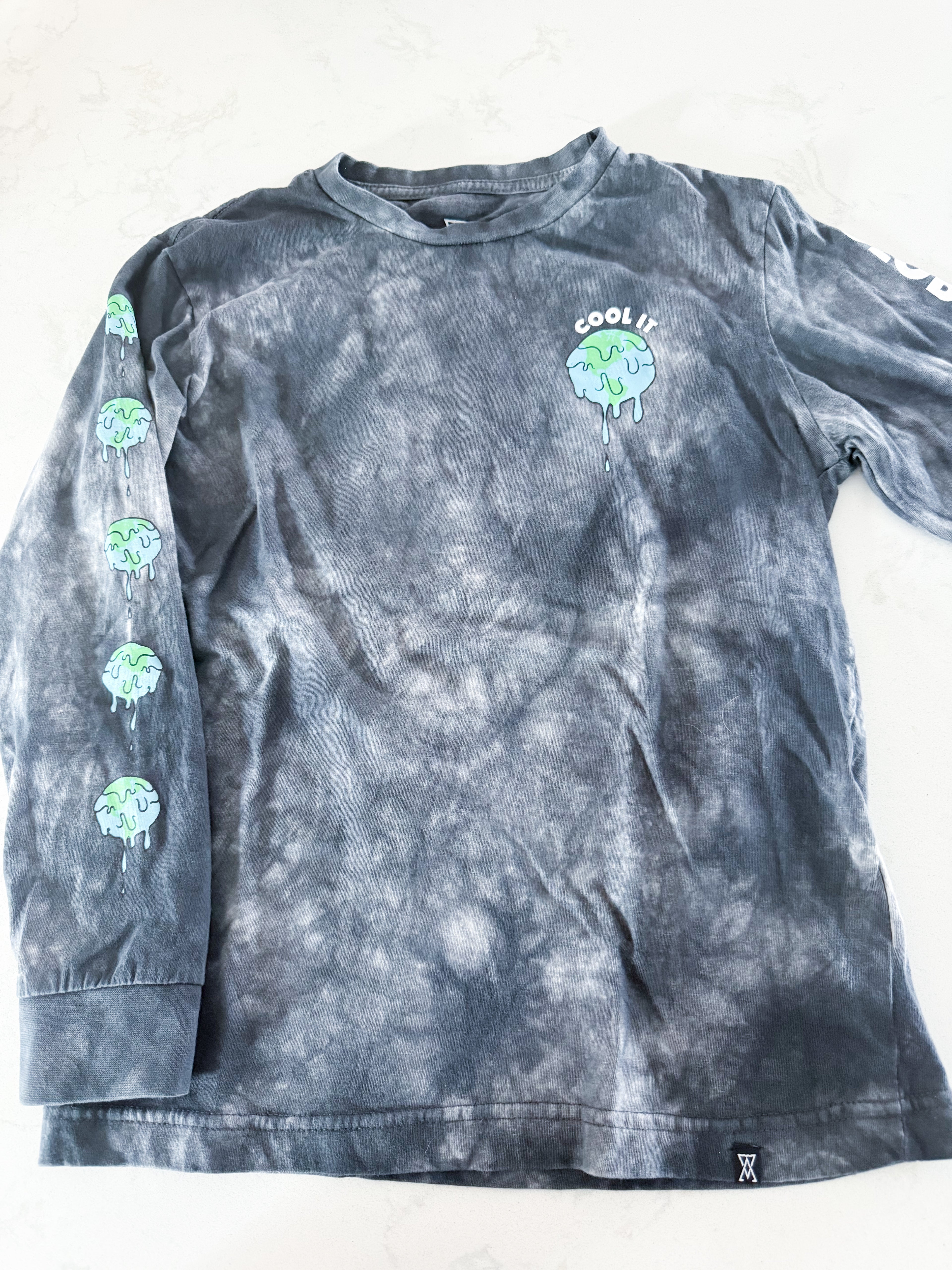Arsenic- fits 8-10Y- GUC- tie dye grey long sleeve with global warming sux quote