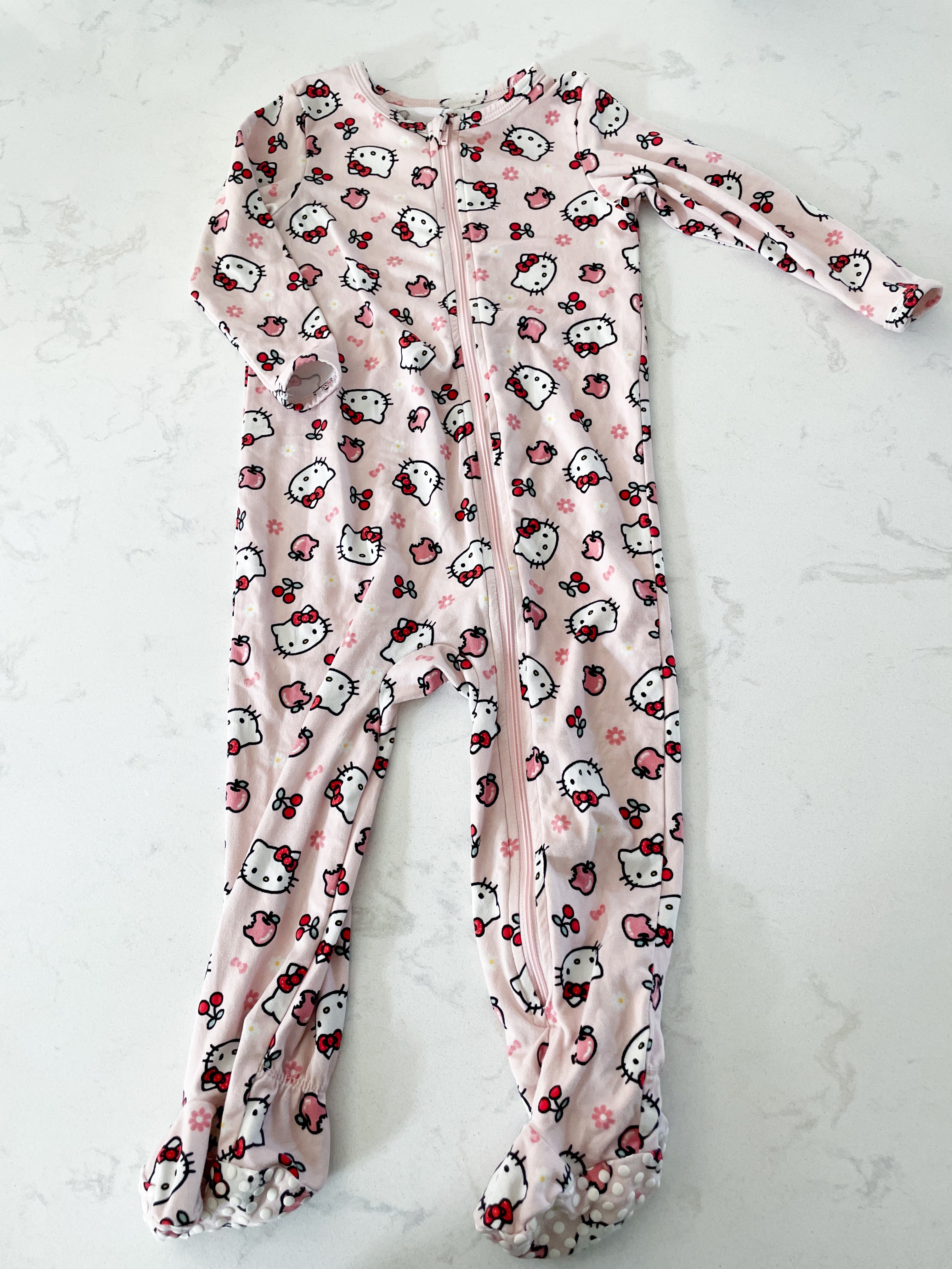 Hello Kitty-18-24m-VGUC- light link Hello Kitty footie pajamas