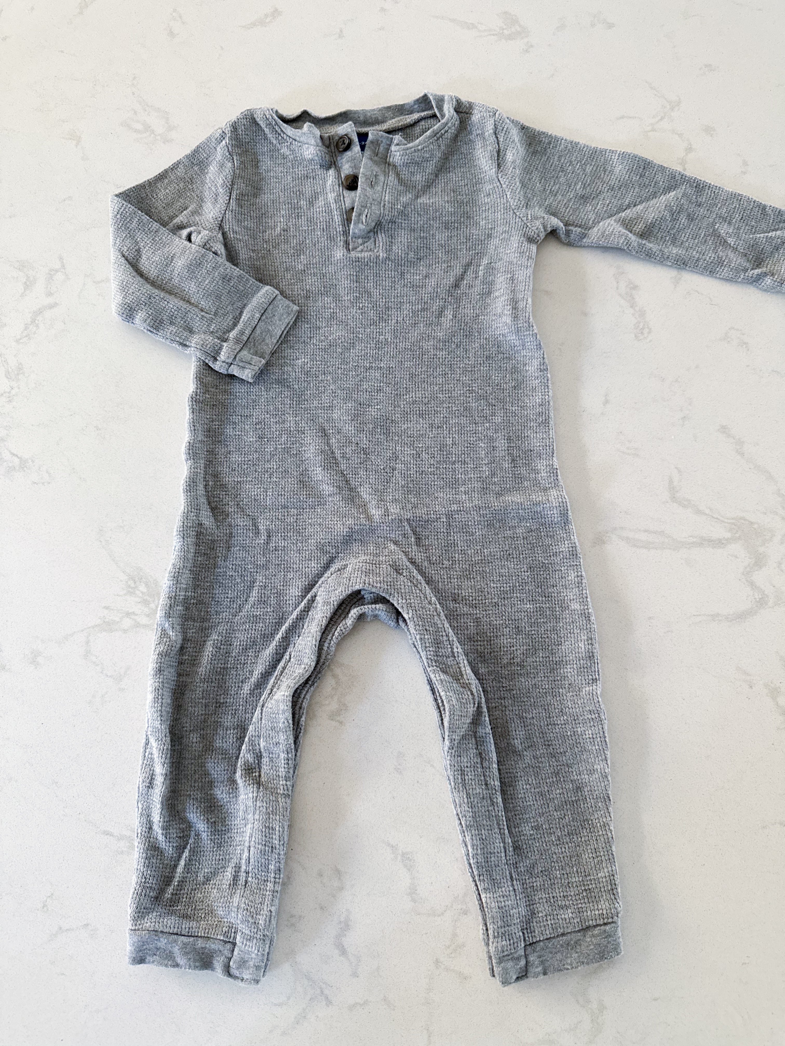 Old Navy- 18-24m- VGUC- Grey waffle knit thin romper