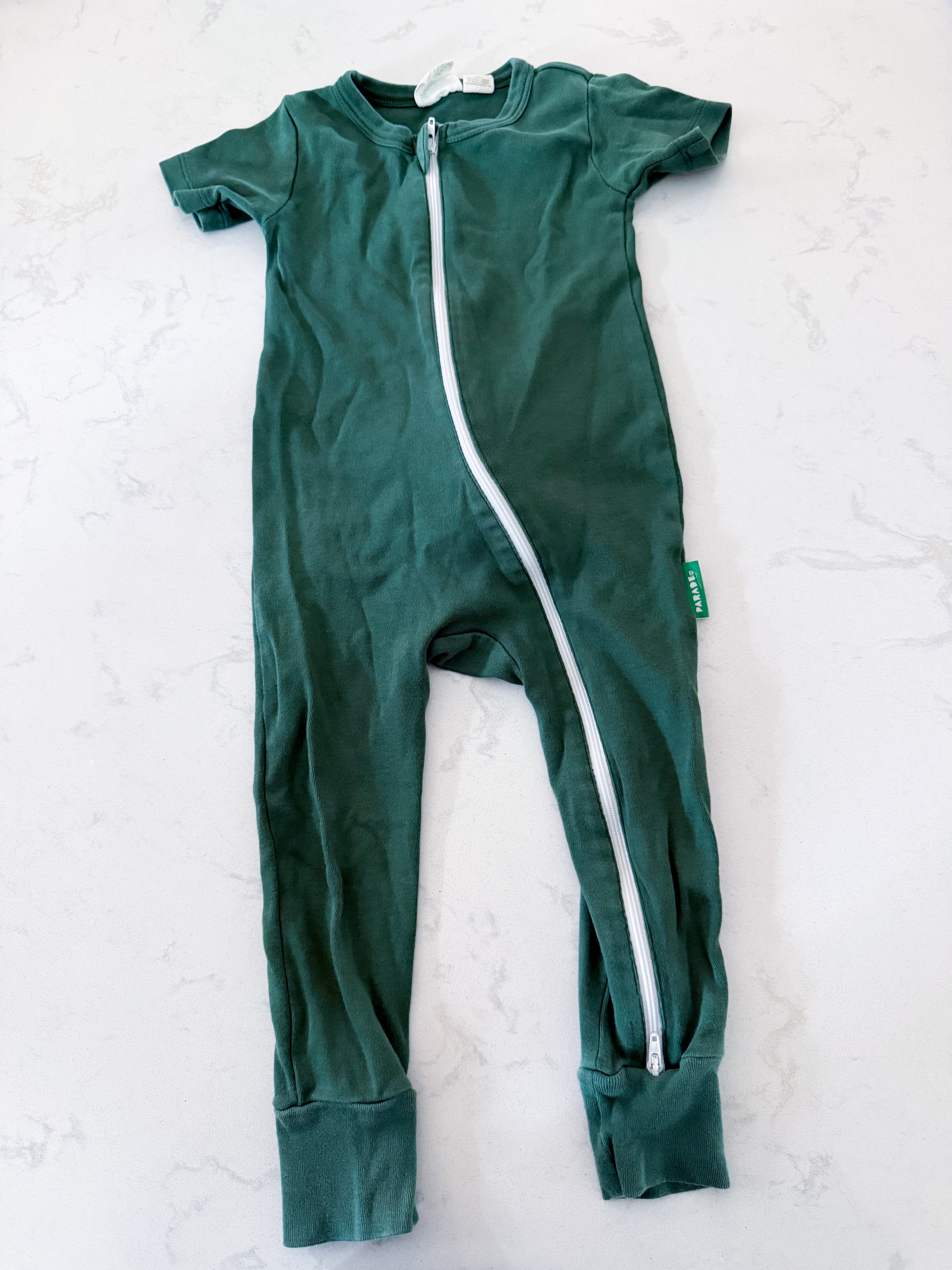 Parade Organics- 18-24m- VGUC- dark green short sleeve zip up romper
