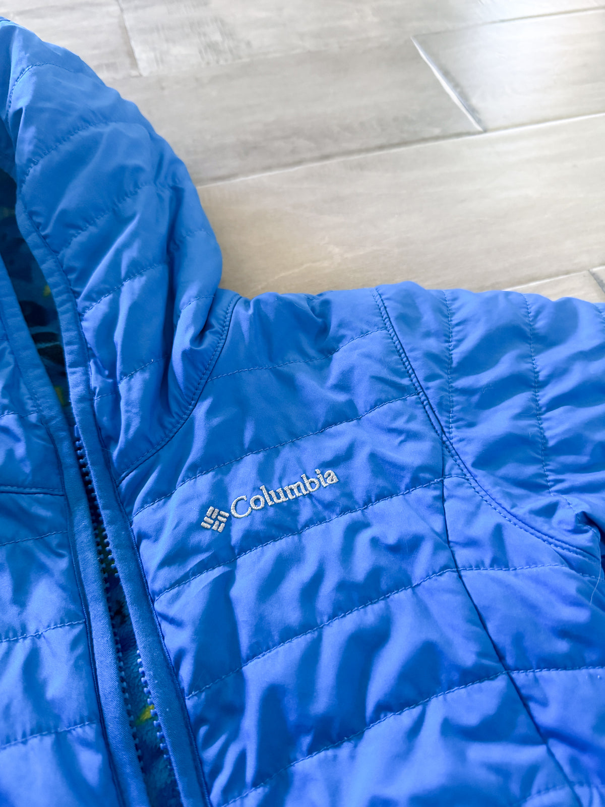 Columbia- 2T- PLAY- blue quilted reversible jacket with patterned fleece