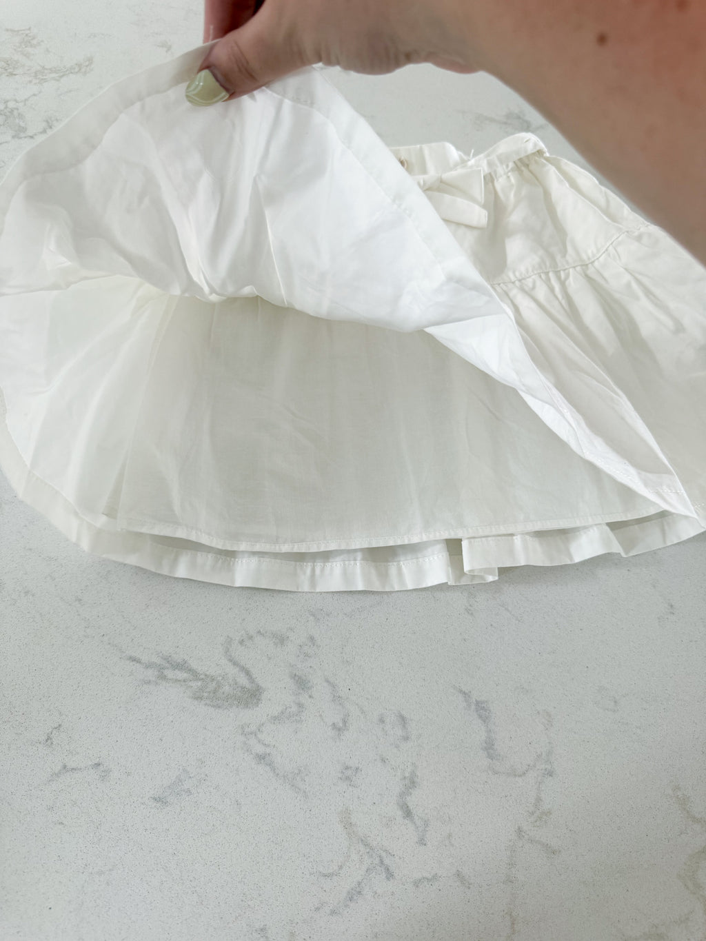 Zara- 4-5Y- BNWT- white skirt with bow