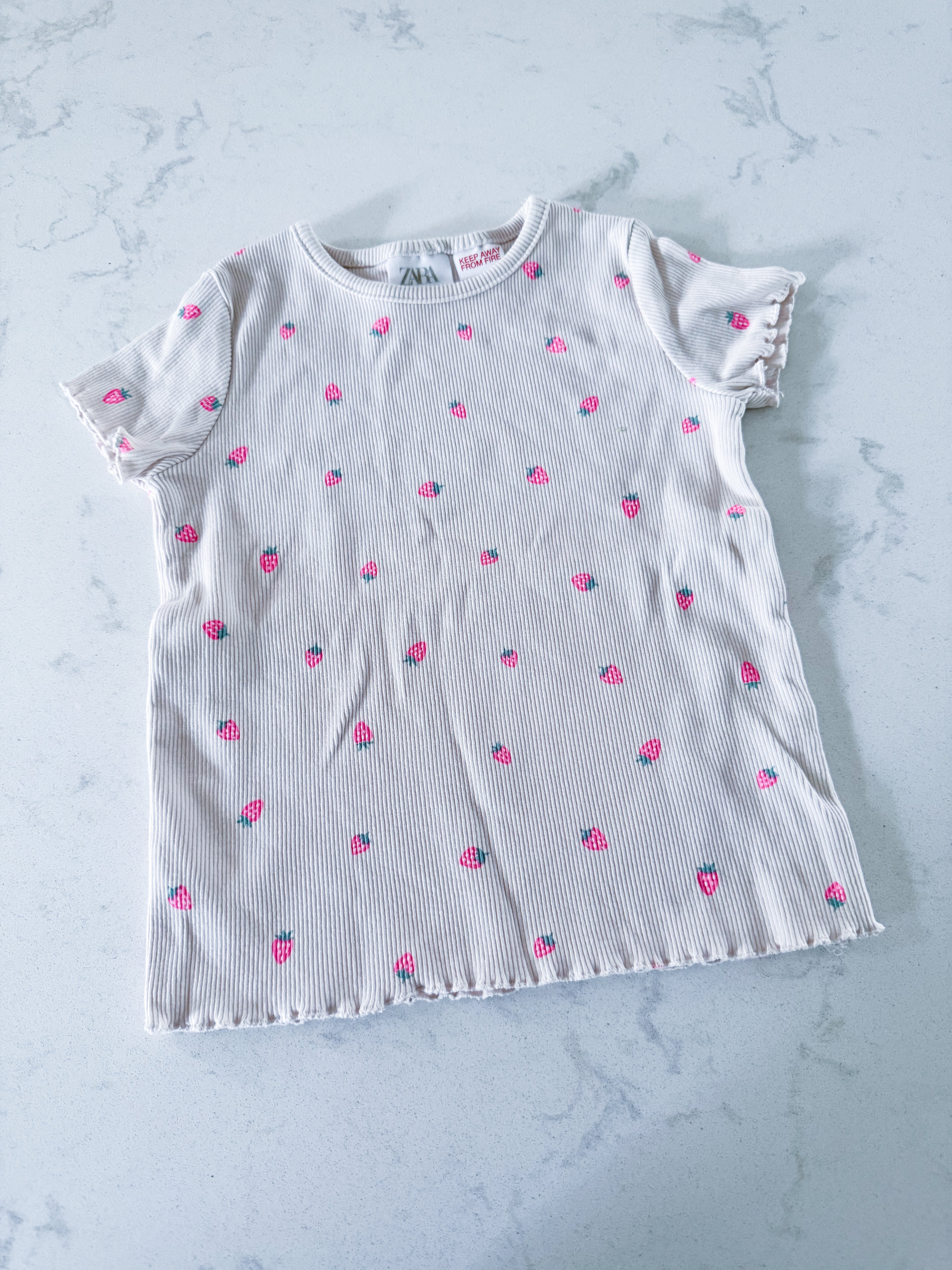 Zara- 2-3Y- GUC- cream coloured ribbed shirt with tiny strawberry pattern